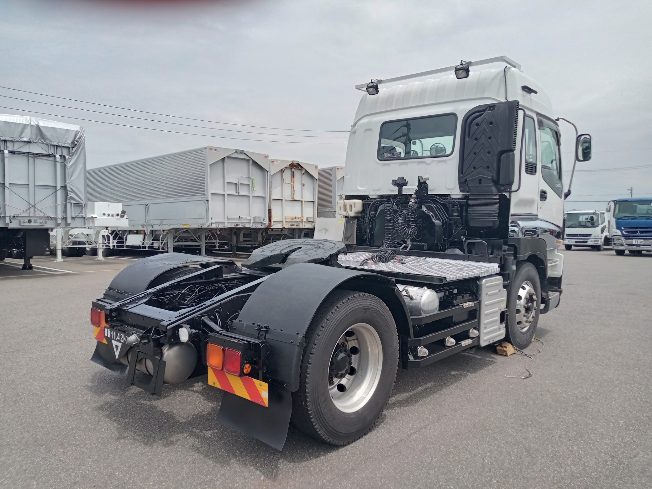 いすゞ　トラクタ　シングル引き