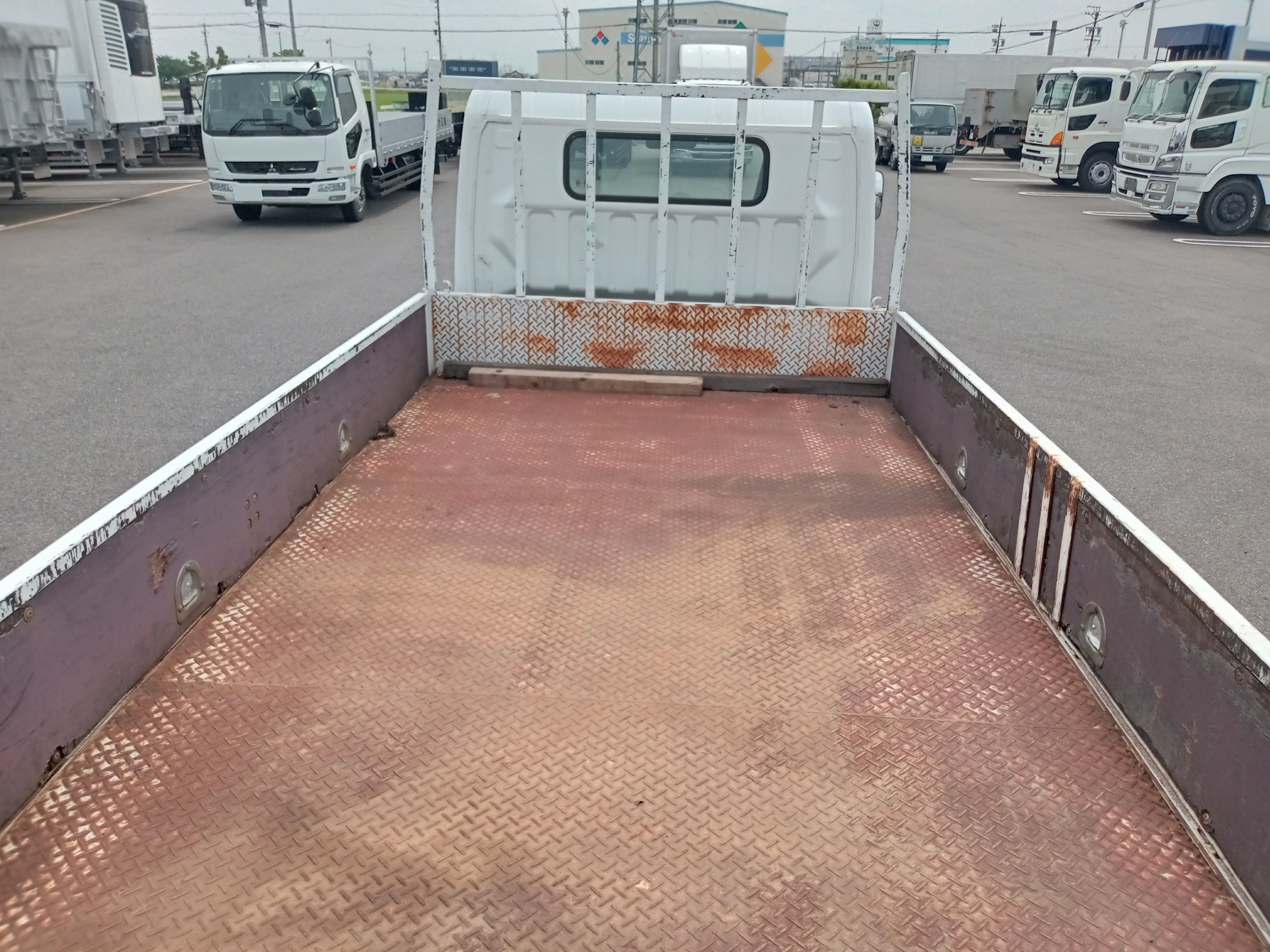 三菱　平ボディー