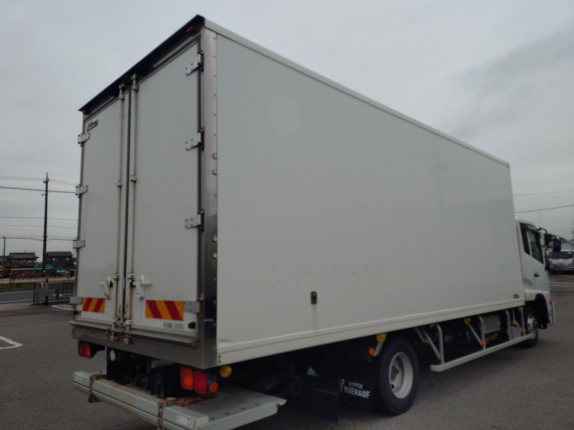 UD　冷凍冷蔵バン