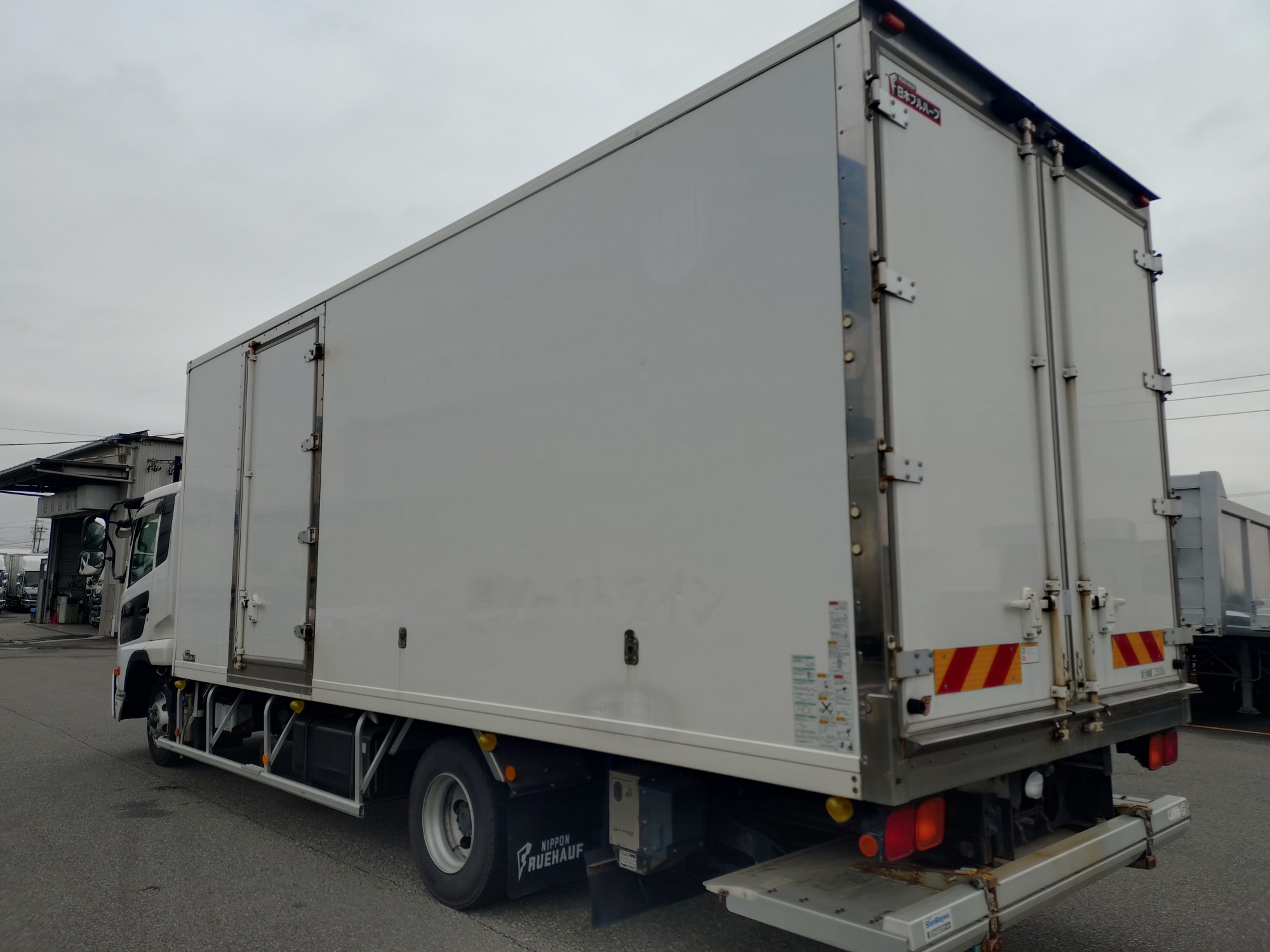 UD　冷凍冷蔵バン