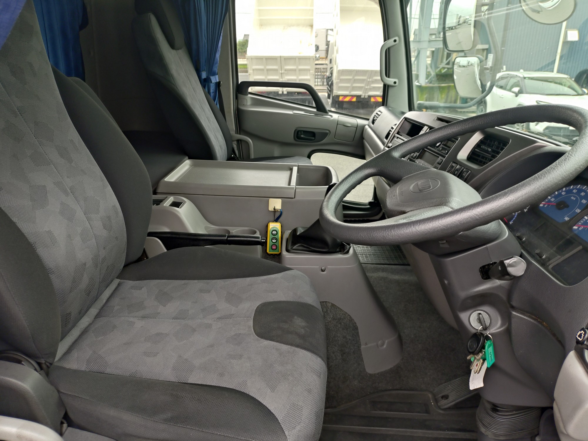 UD　冷凍冷蔵バン