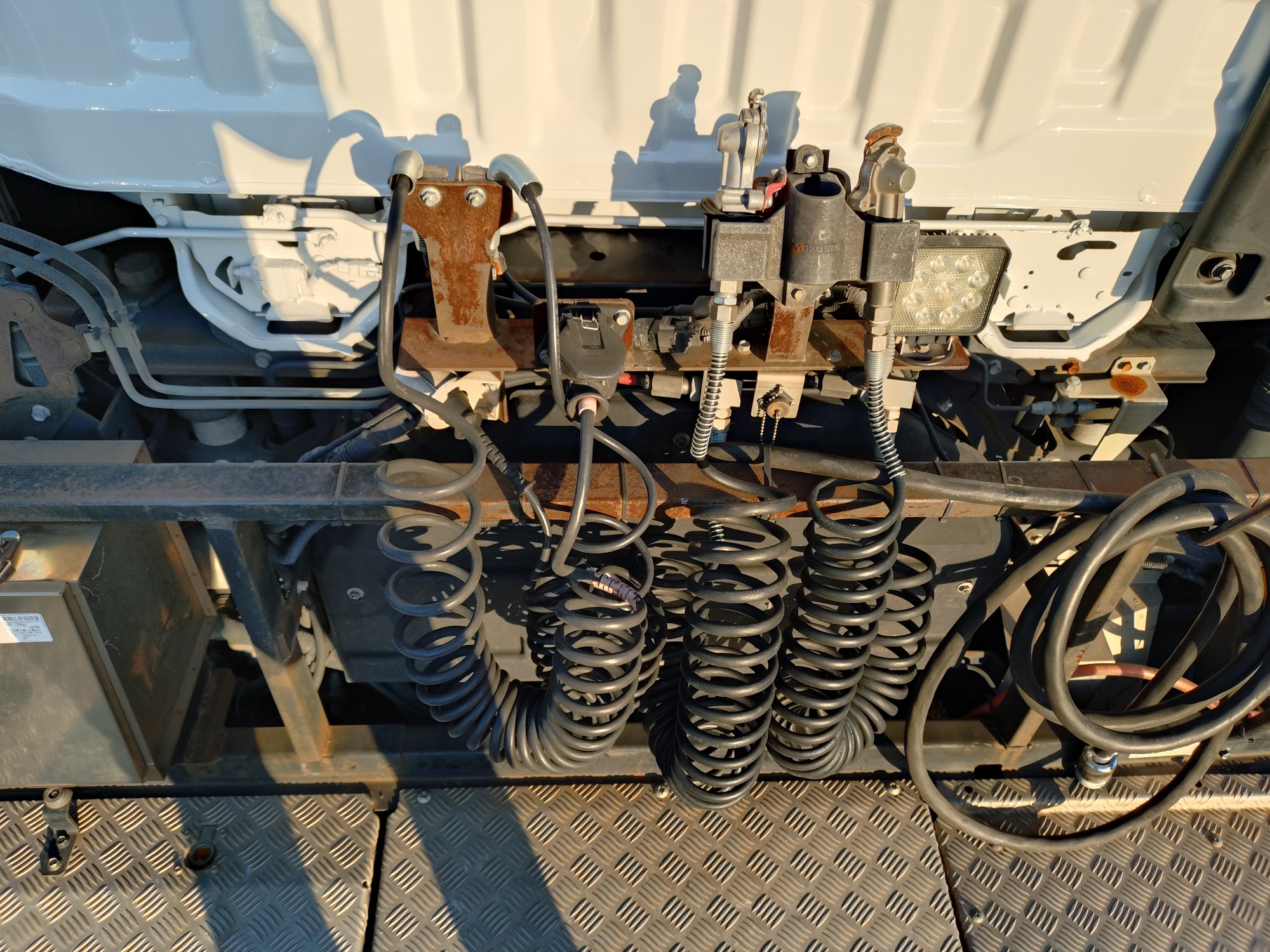 いすゞ　トラクタ