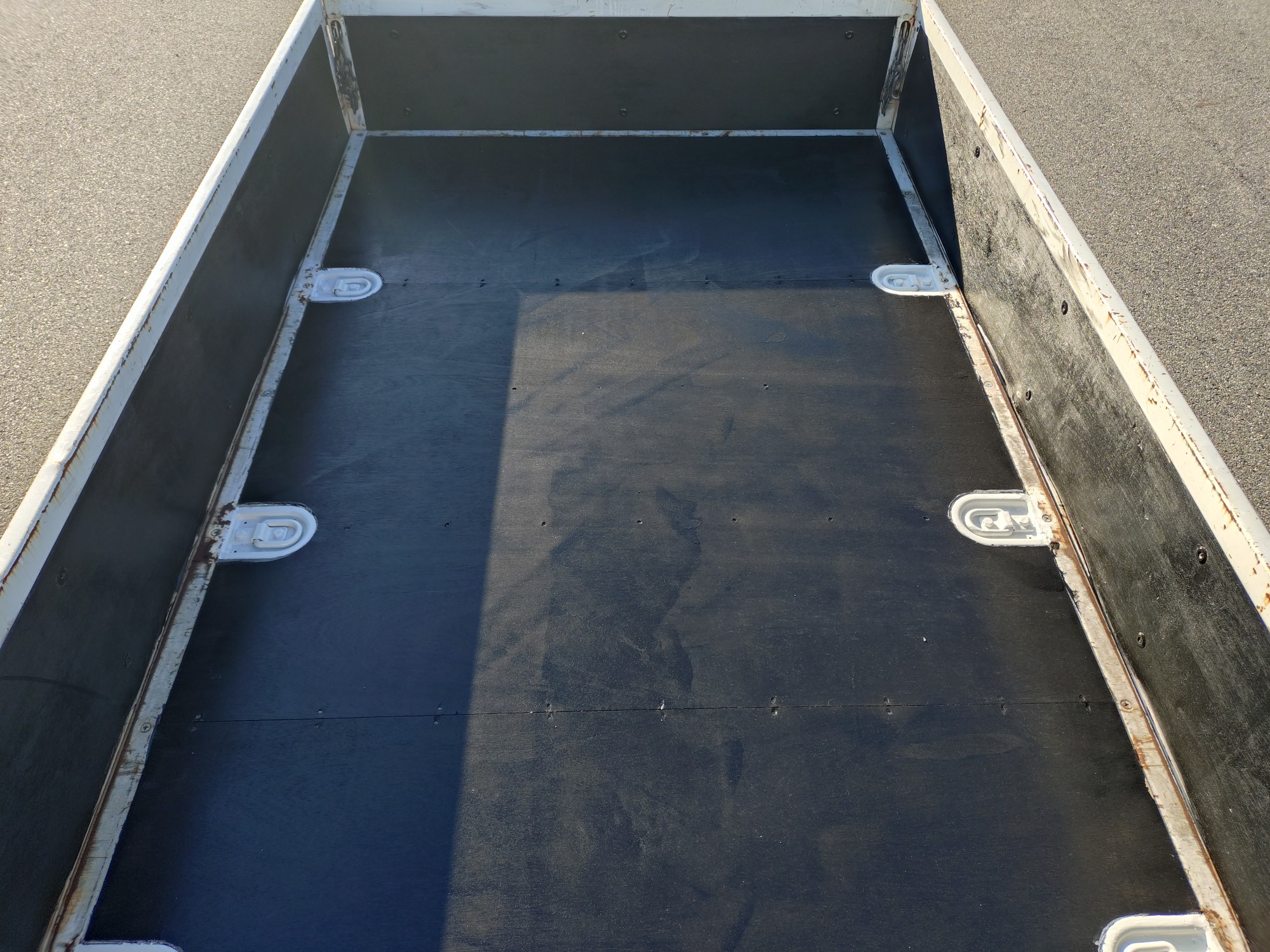 いすゞ　平ボデー