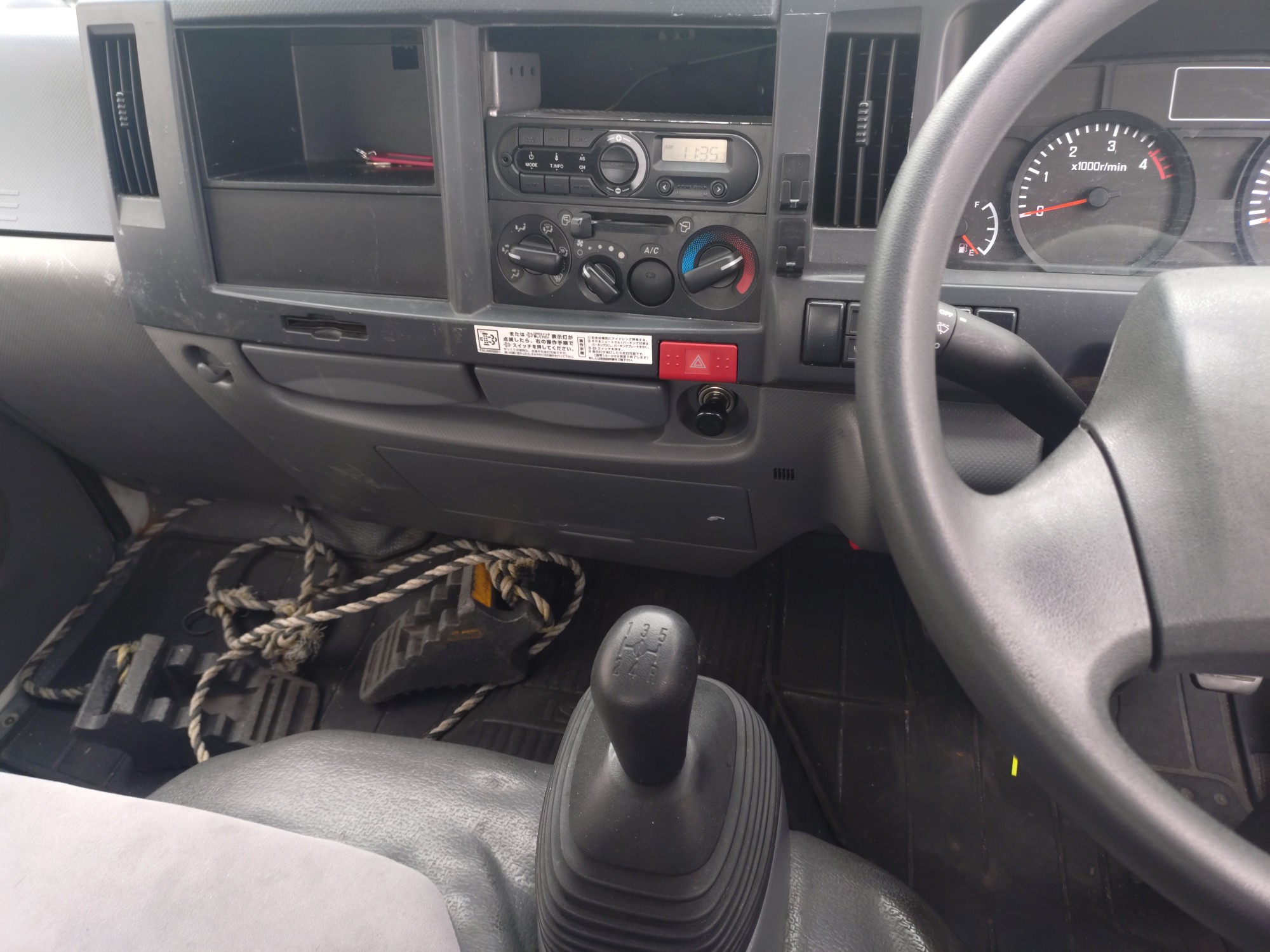 いすゞ　平ボデー