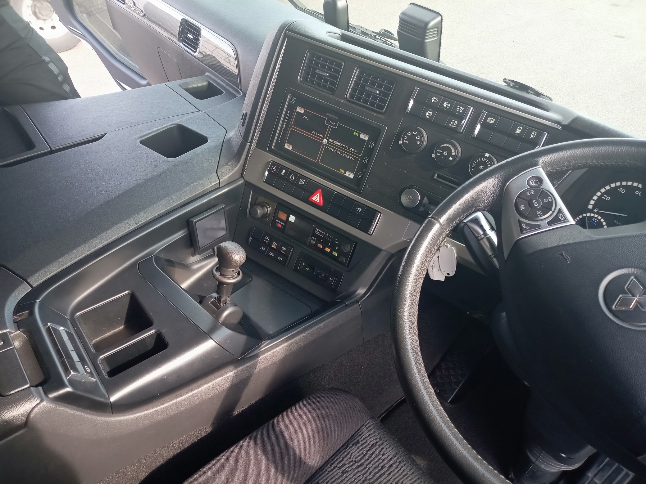 三菱　ウィング