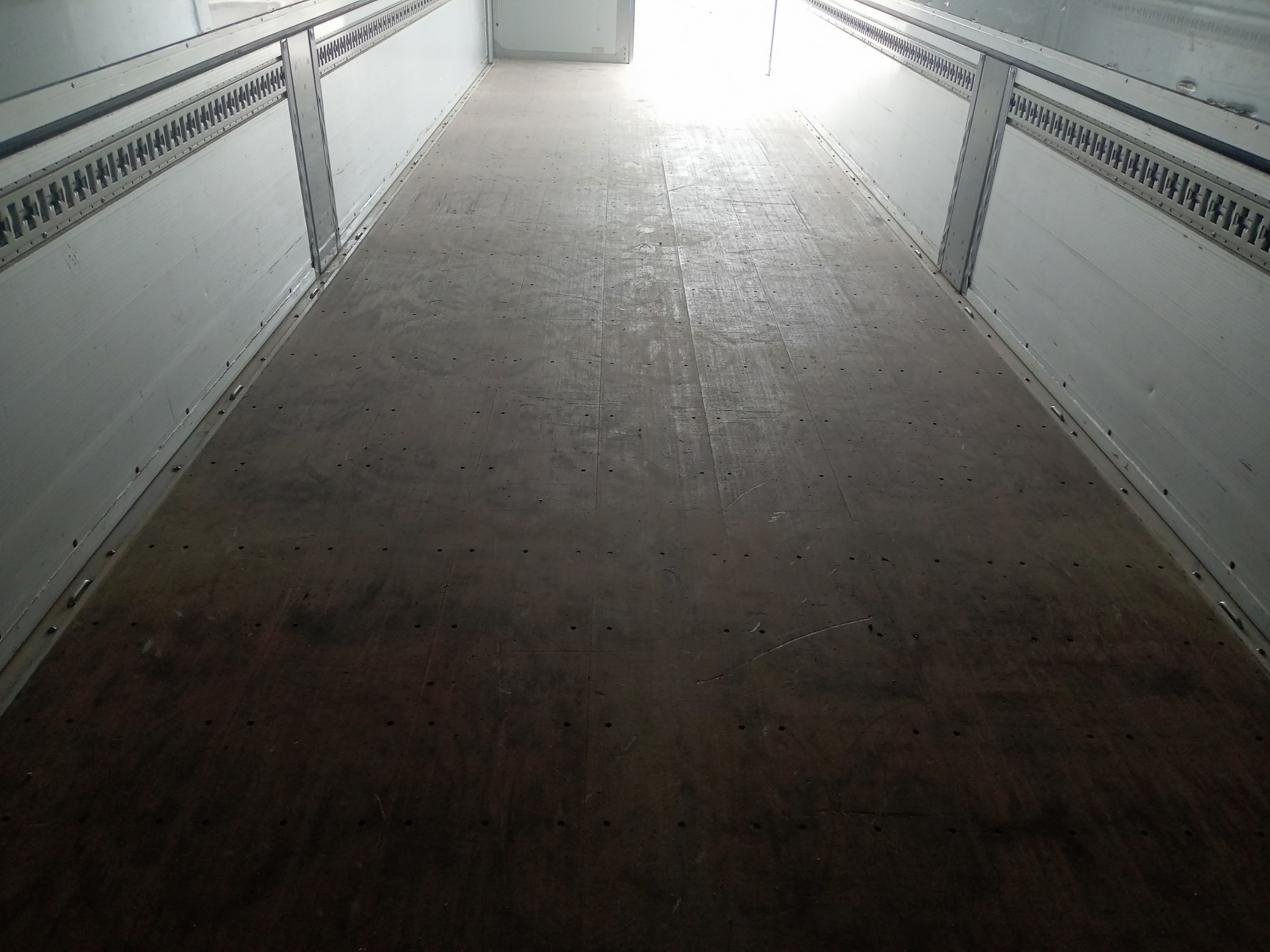 三菱　ウィング