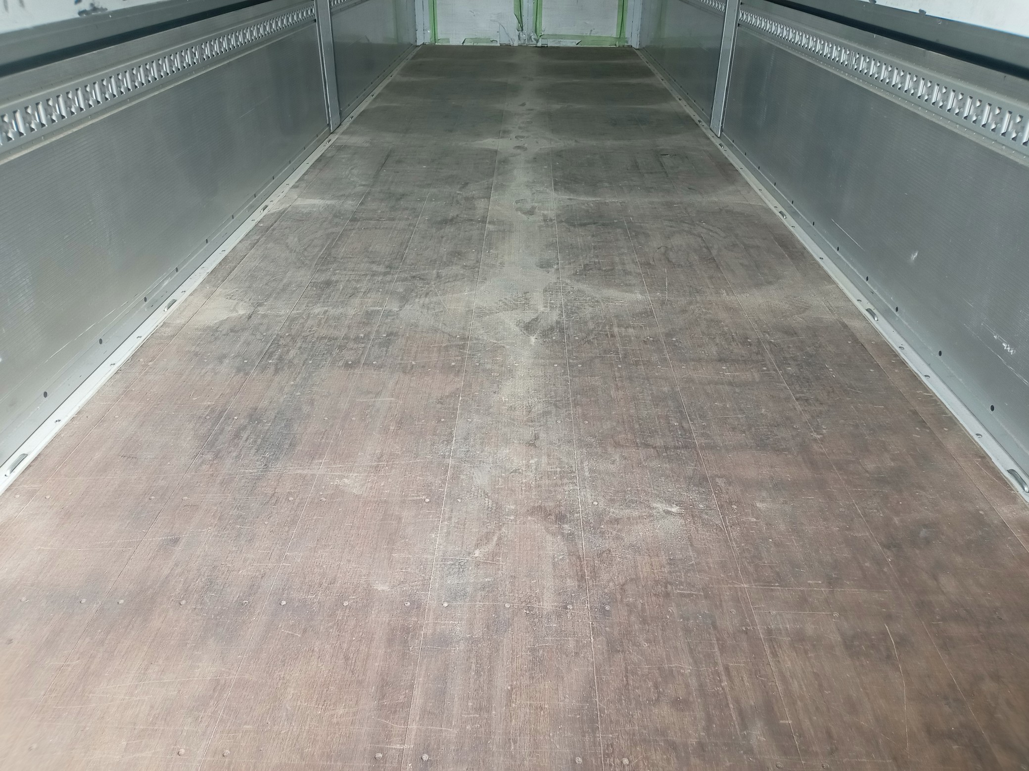 三菱　ウィング