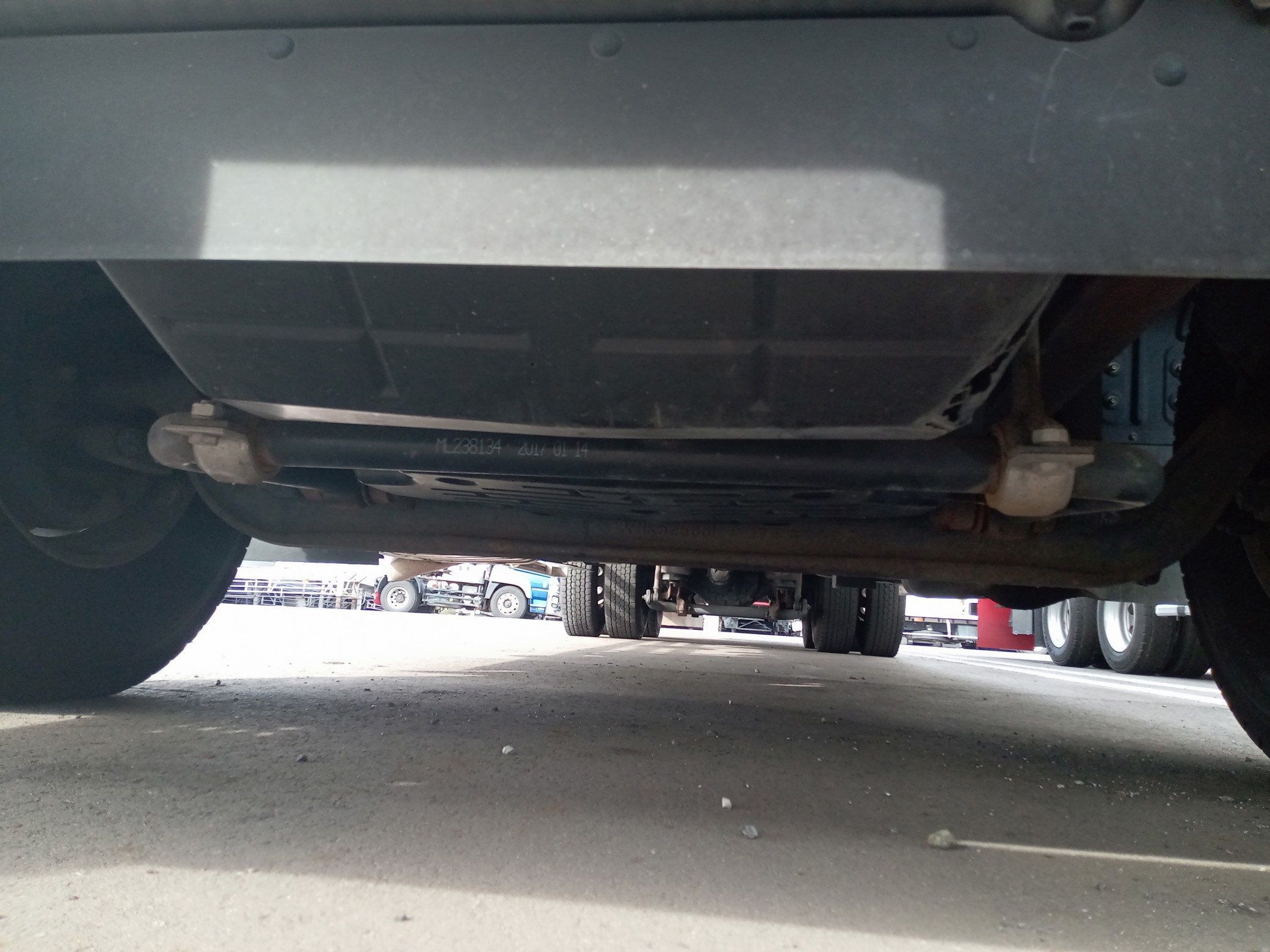 三菱　ウィング