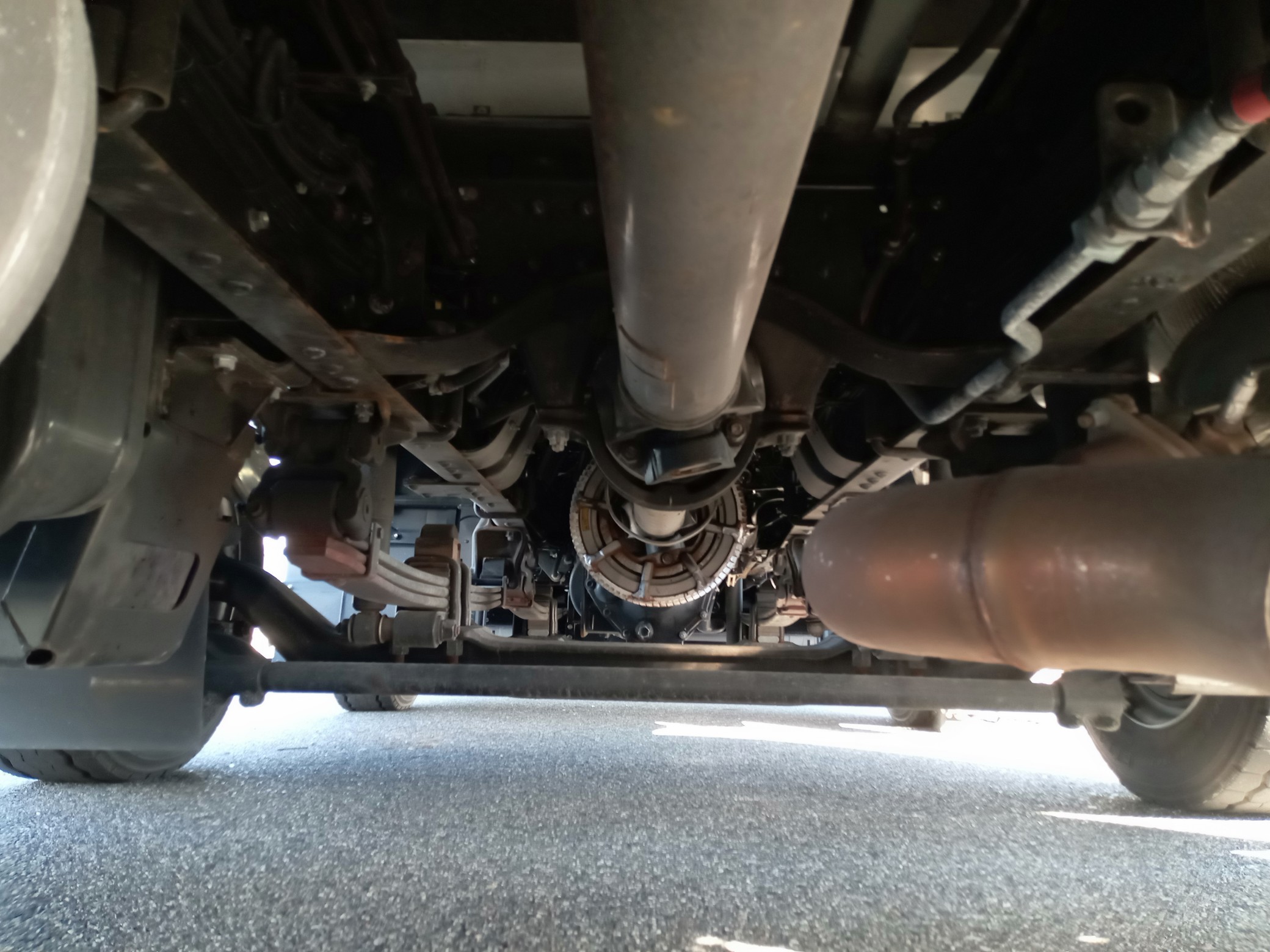 いすゞ　低床アルミウィング