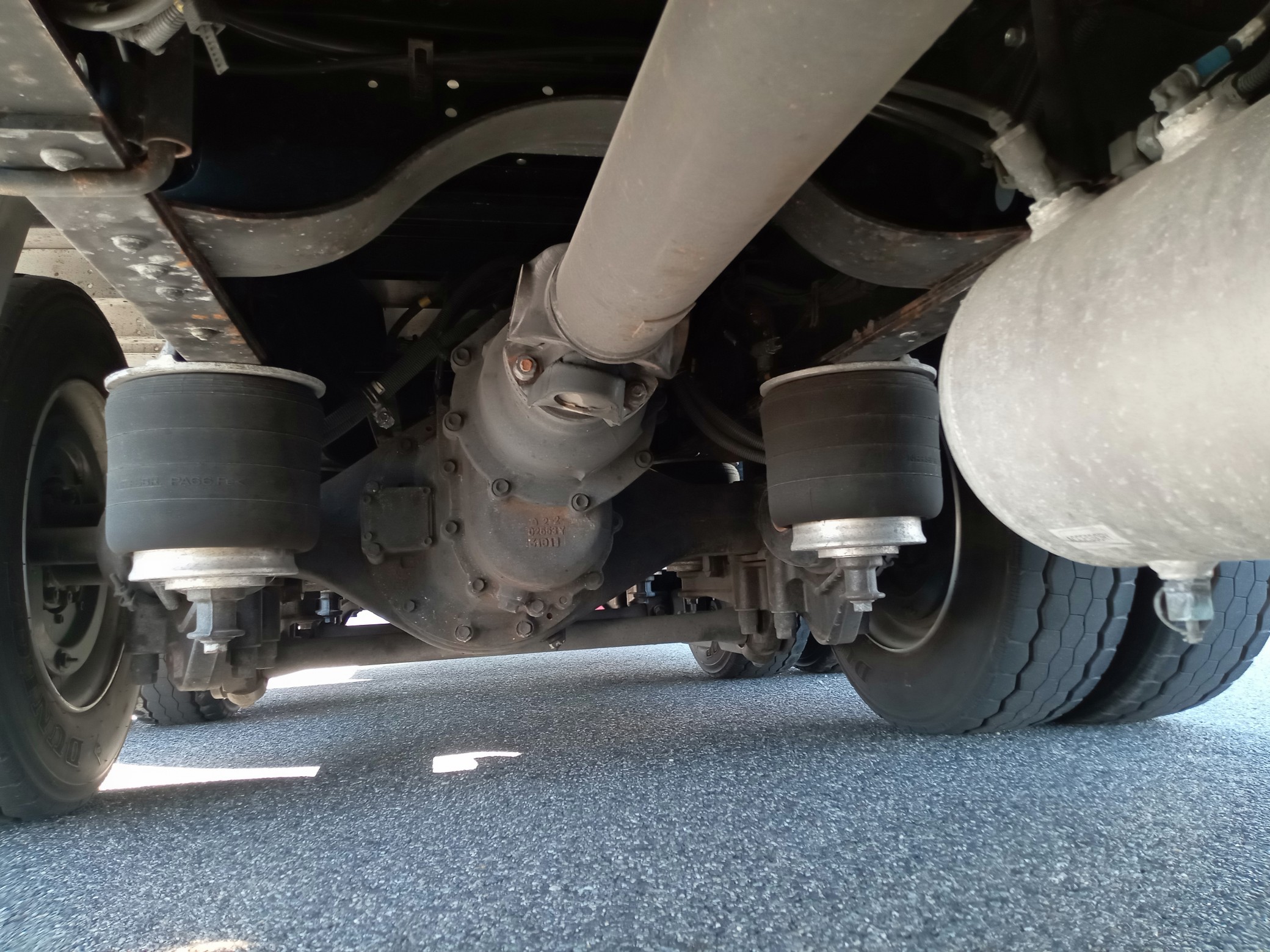 いすゞ　低床アルミウィング