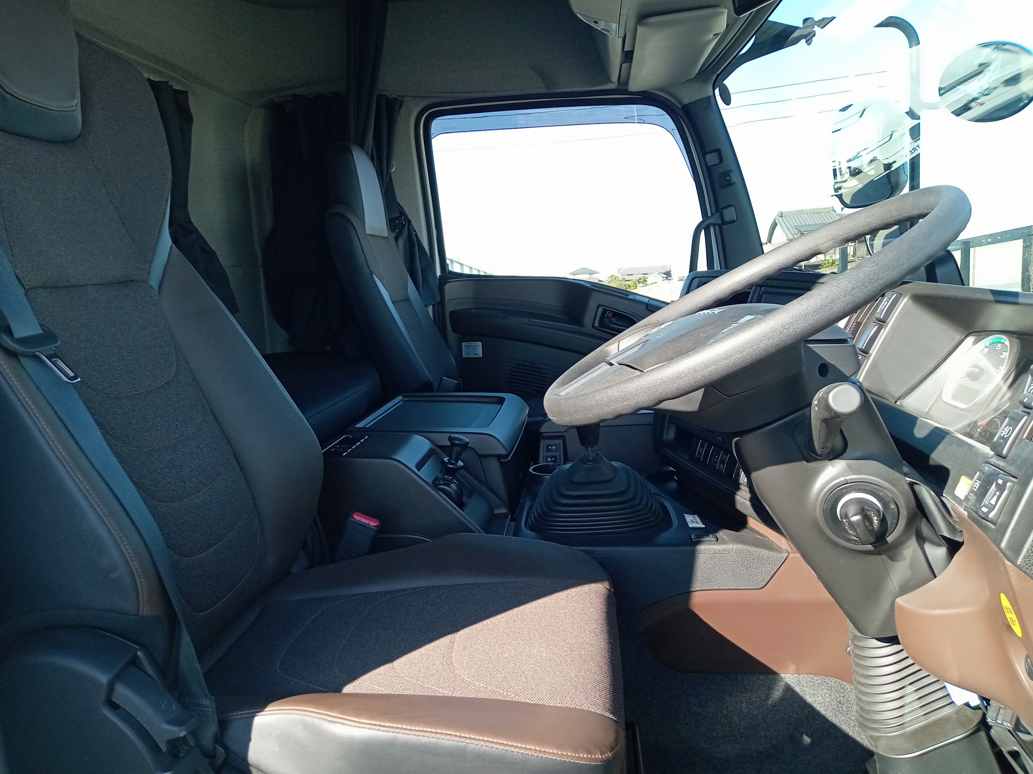 いすゞ　低床アルミウィング