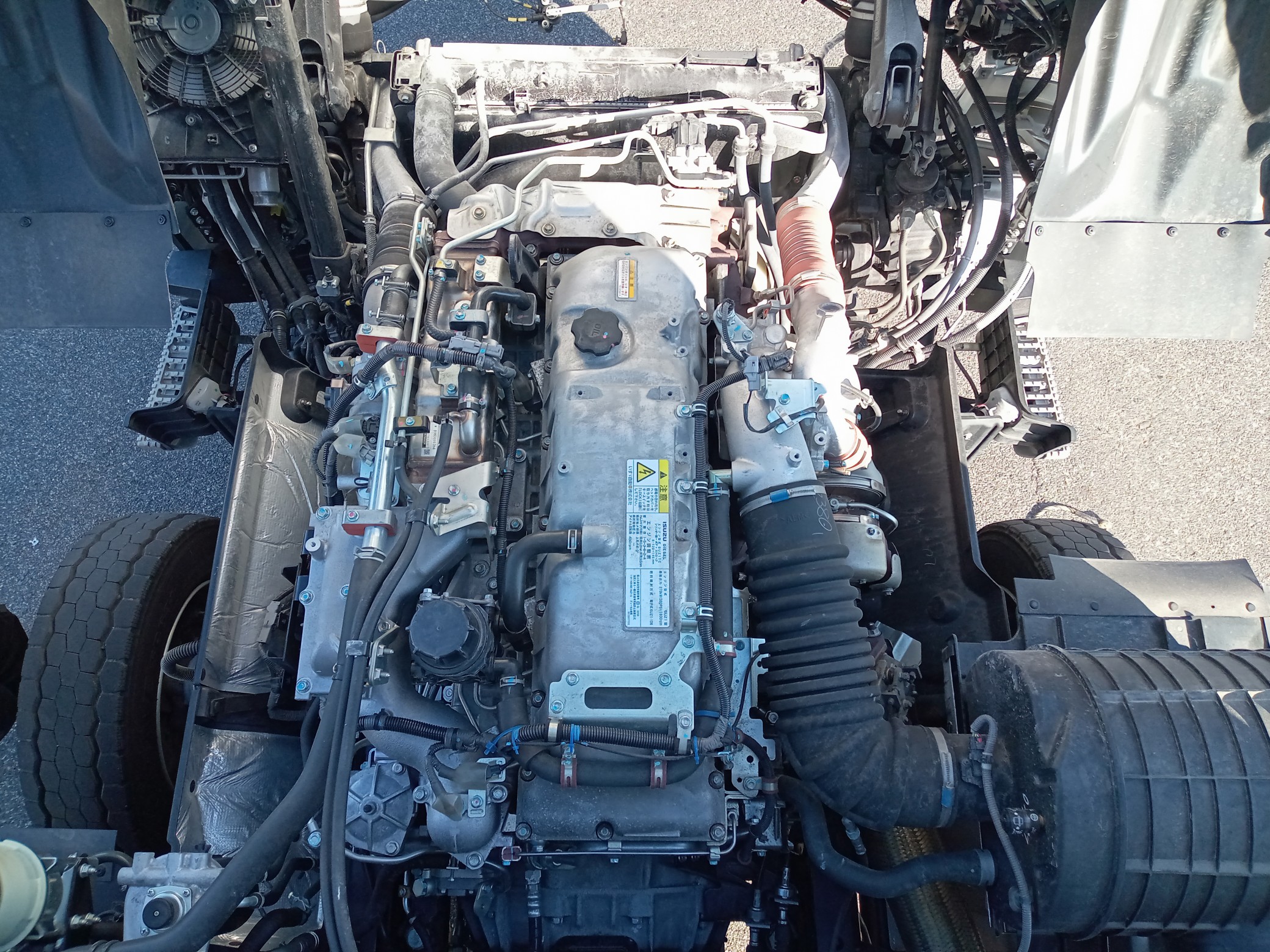 いすゞ　低床アルミウィング