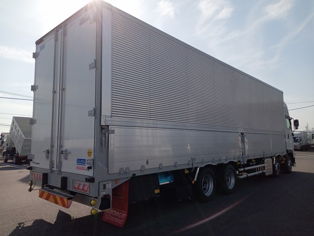 いすゞ　低床アルミウィング