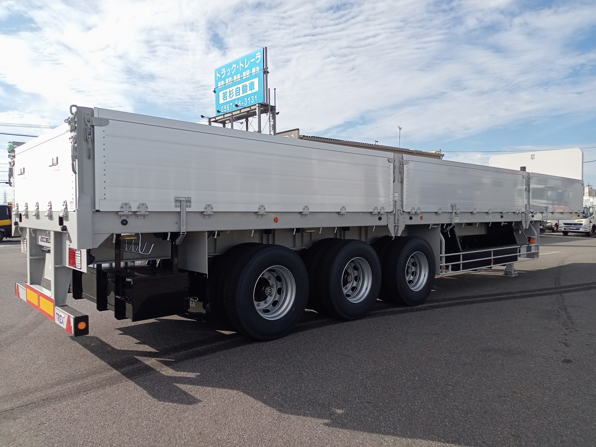 トレクス　煽り付セミトレーラ