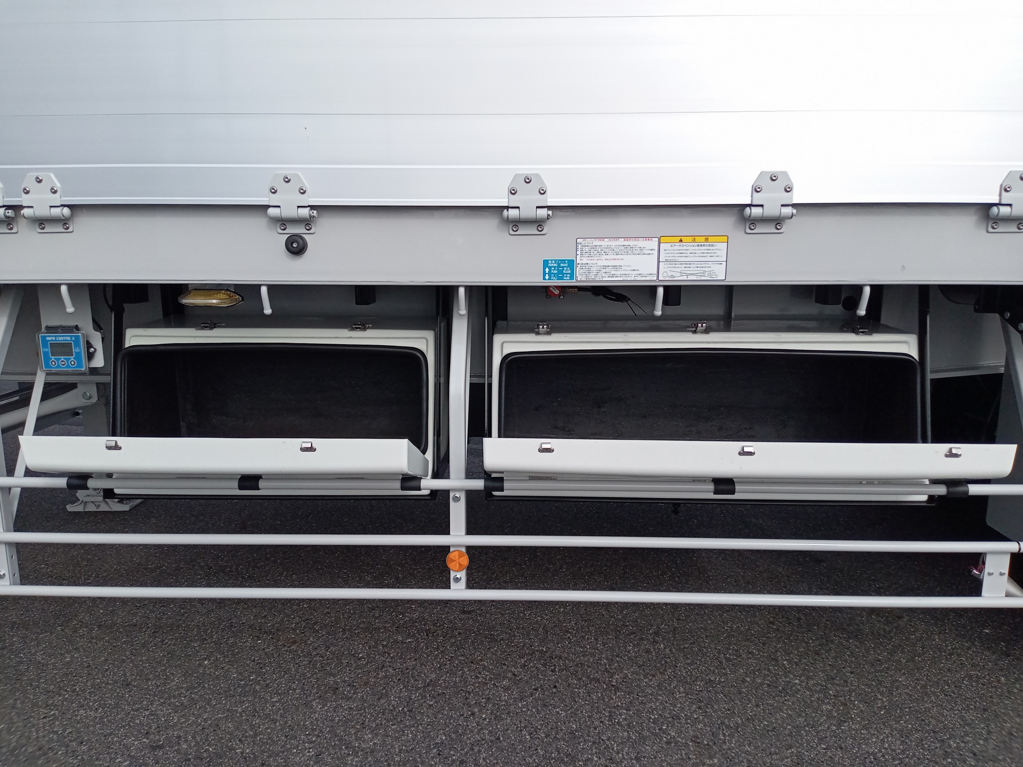 トレクス　煽り付セミトレーラ