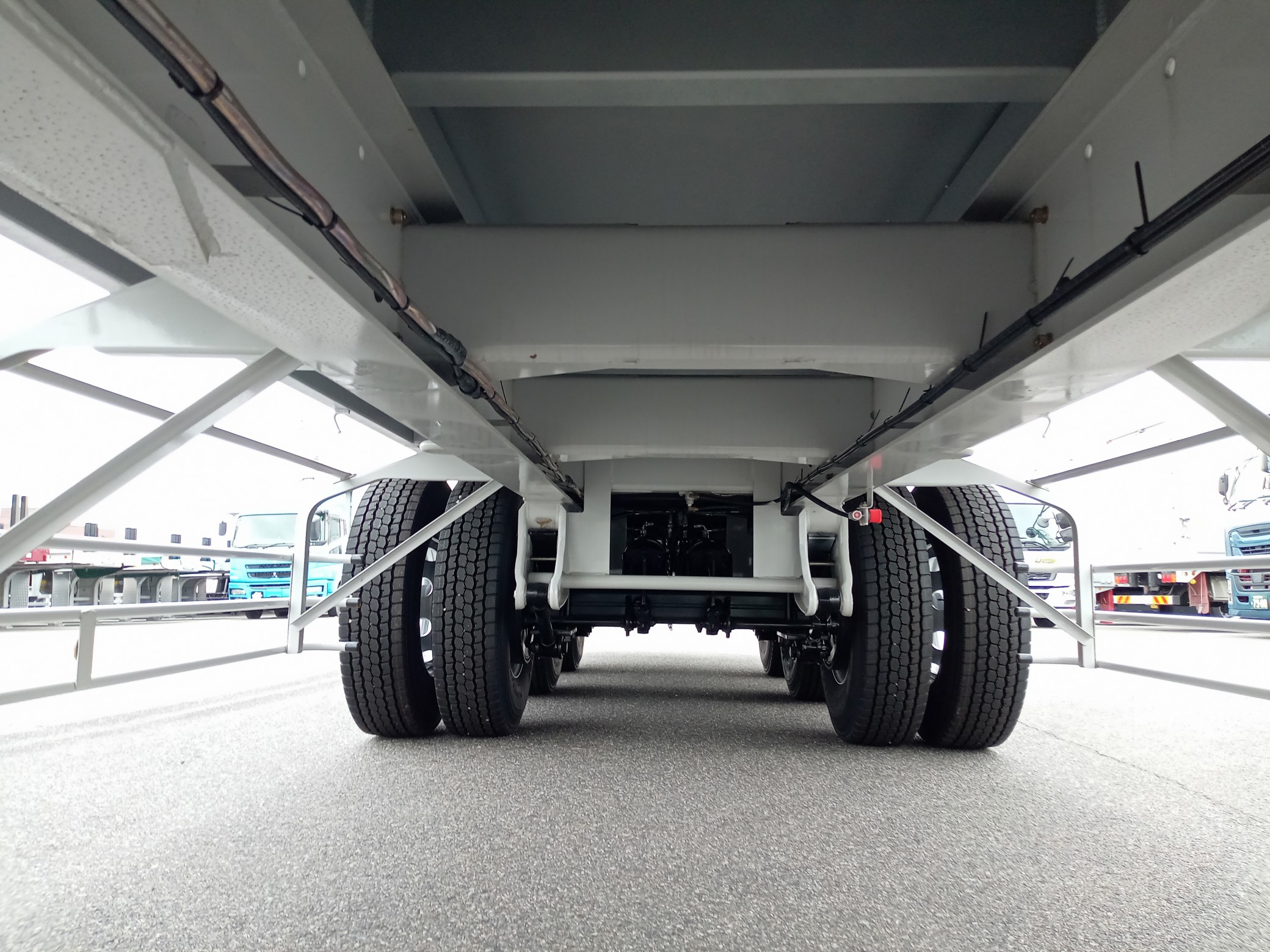 トレクス　スクラップ運搬トレーラ