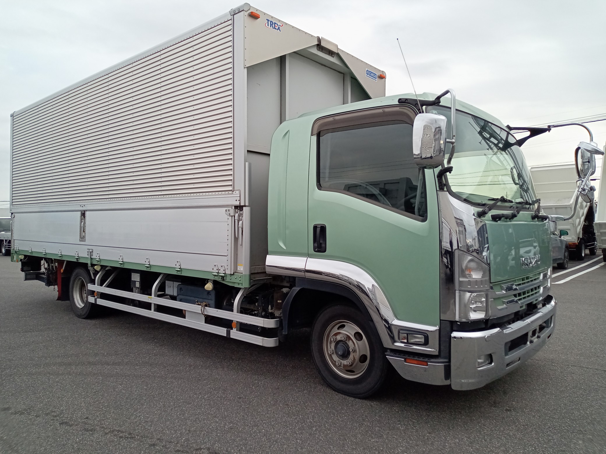 いすゞ　アルミウィング