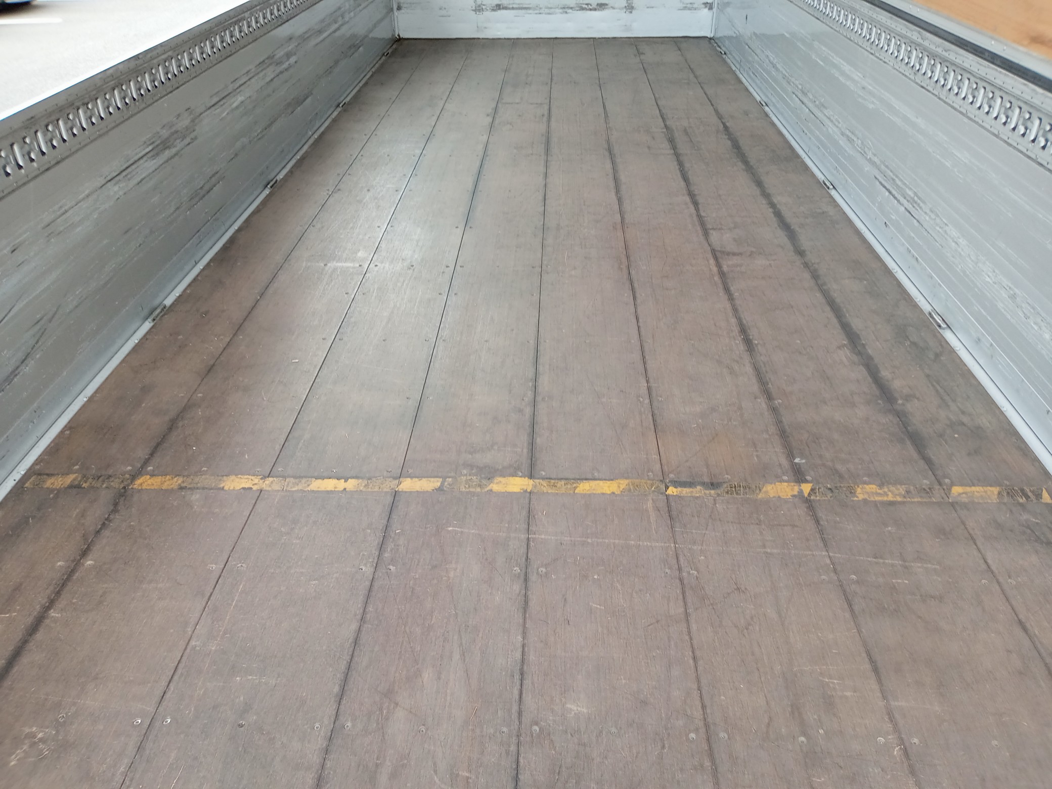 いすゞ　アルミウィング