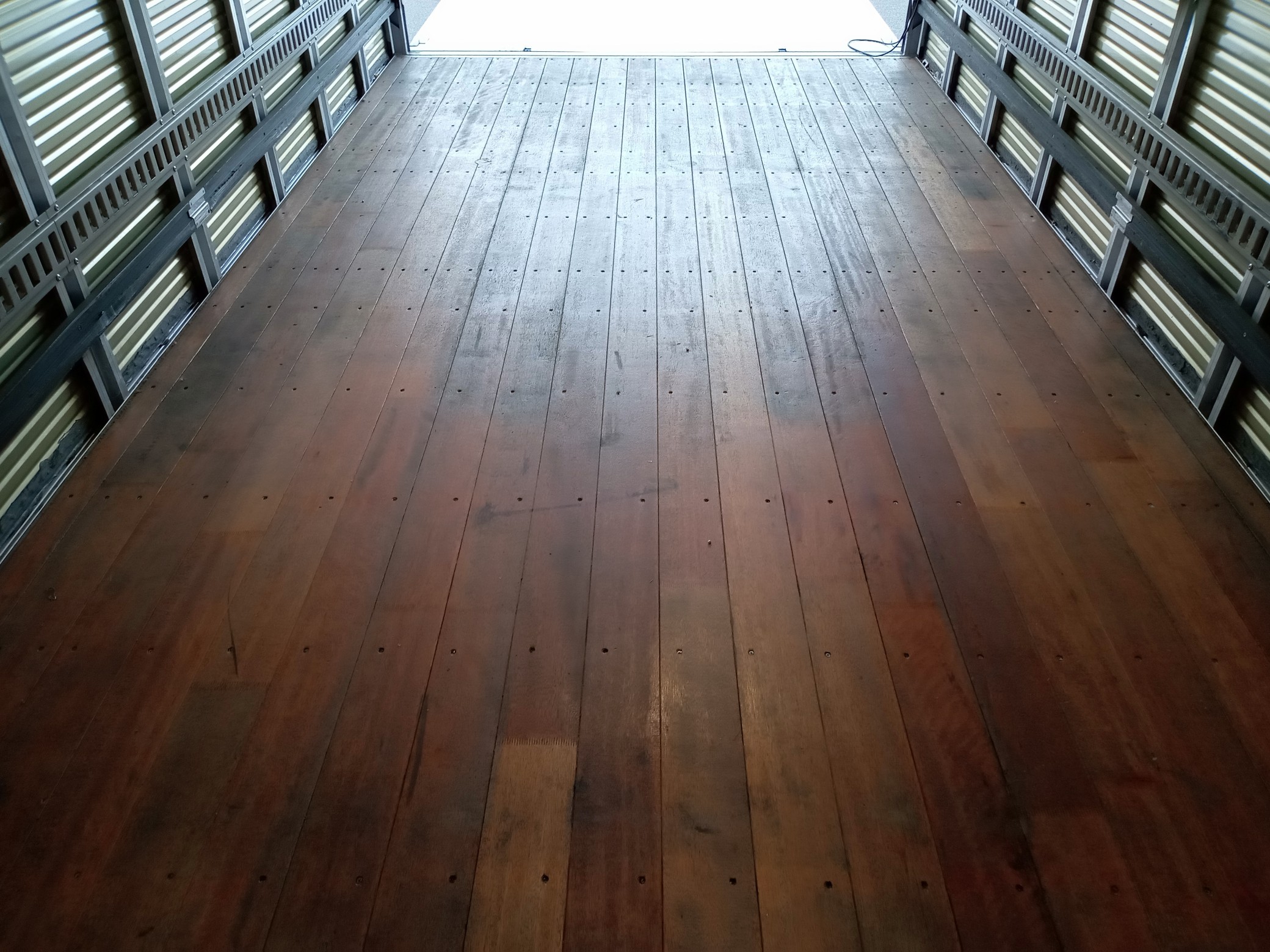 日野　アルミバン