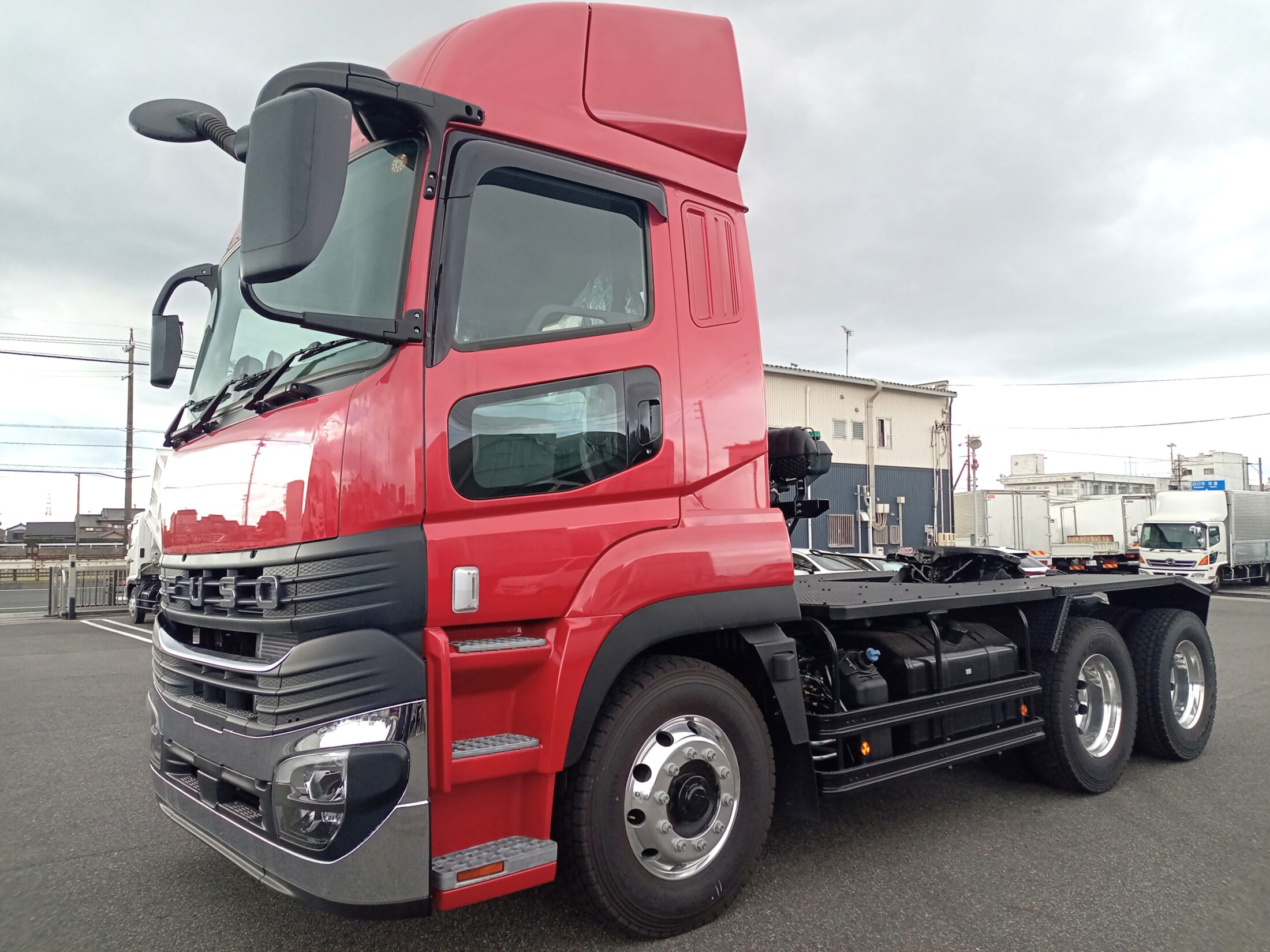 三菱　未使用車　トラクタ