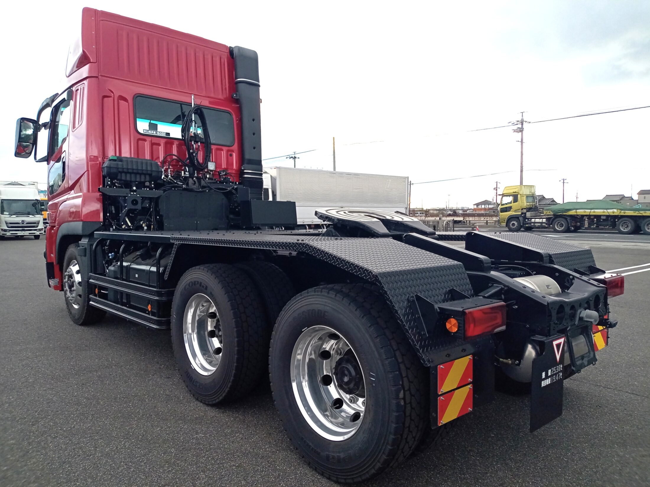 三菱　未使用車　トラクタ