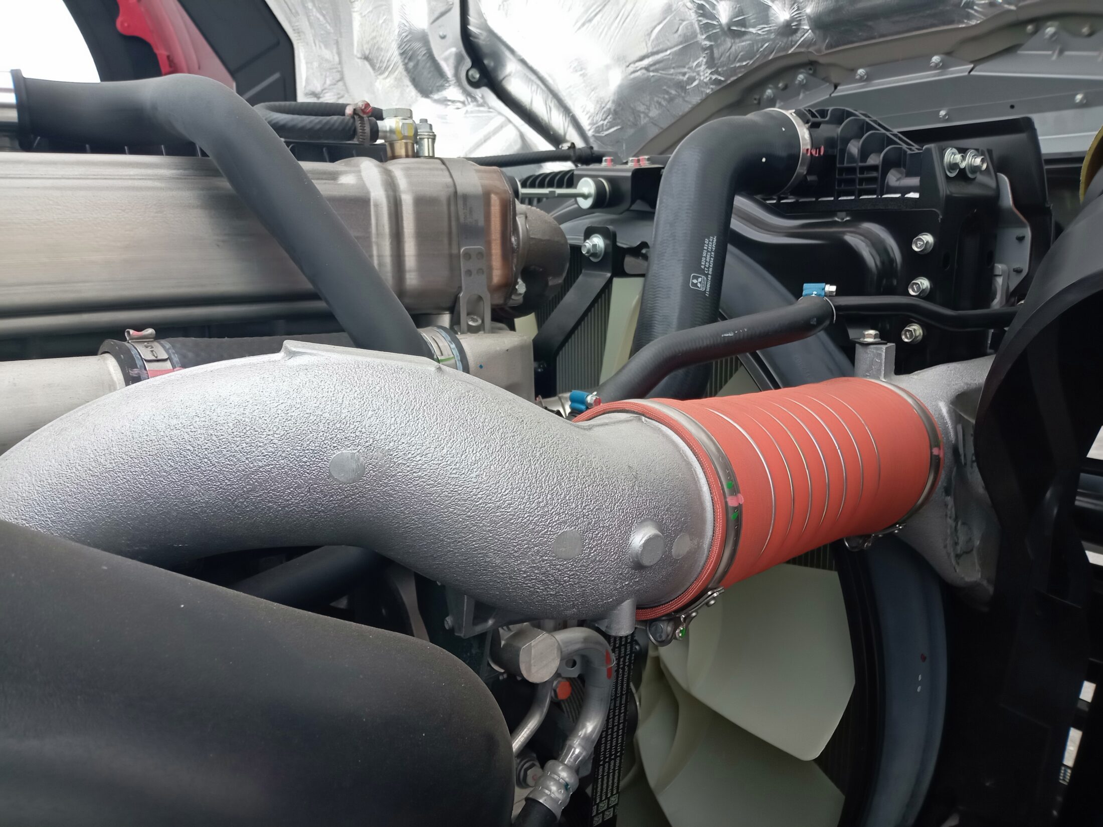 三菱　未使用車　トラクタ