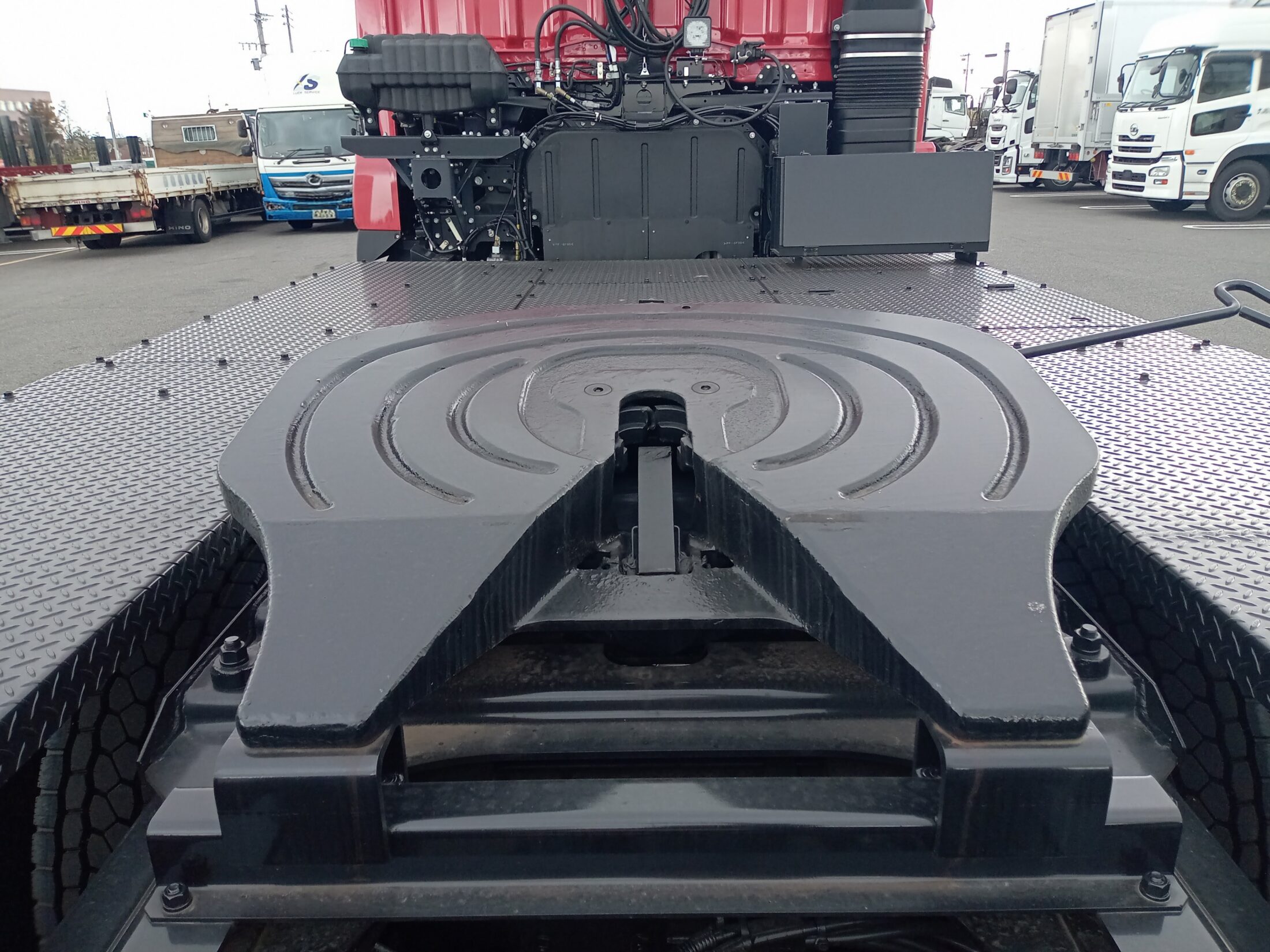 三菱　未使用車　トラクタ