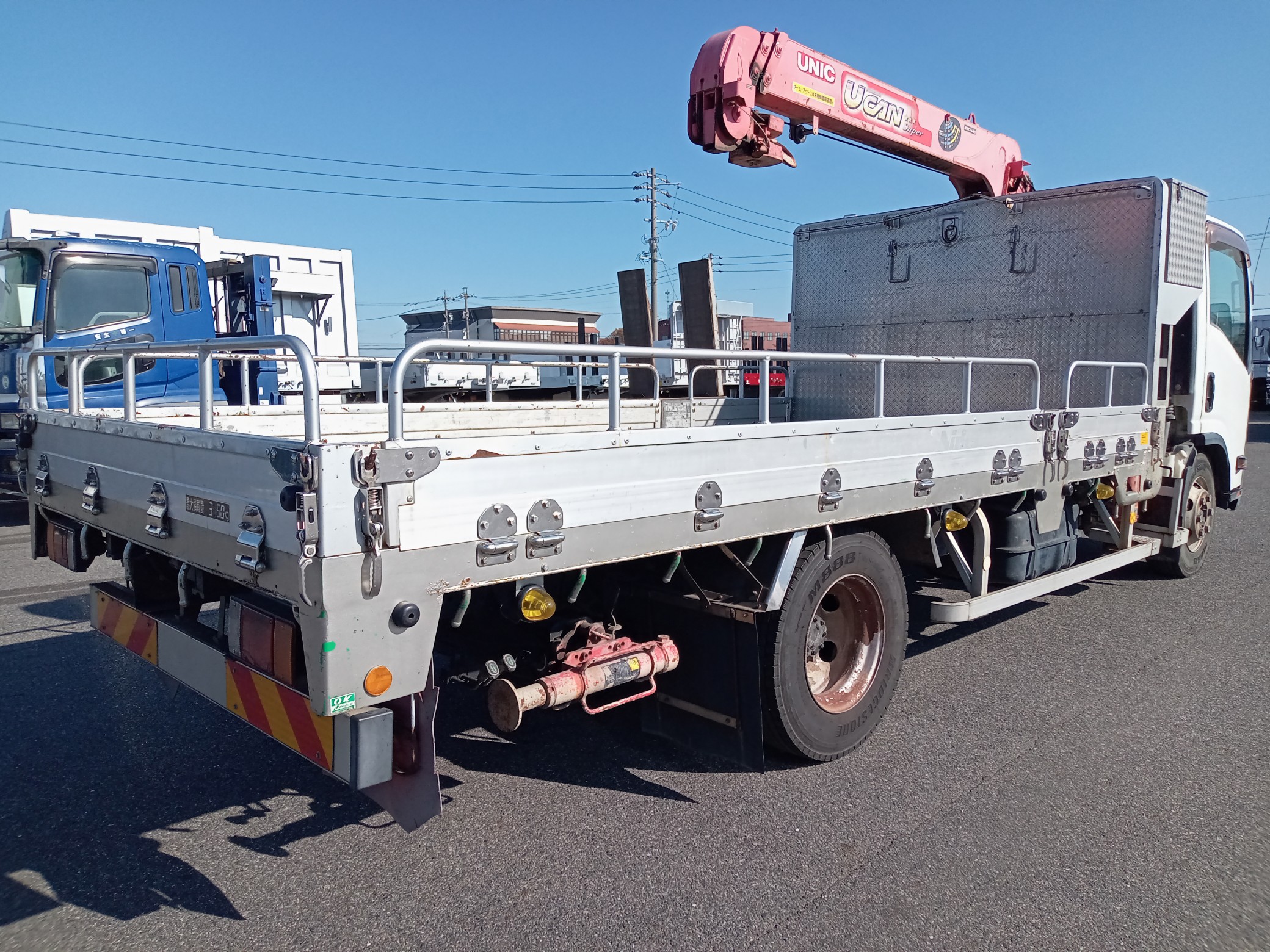 いすゞ　クレーン付平