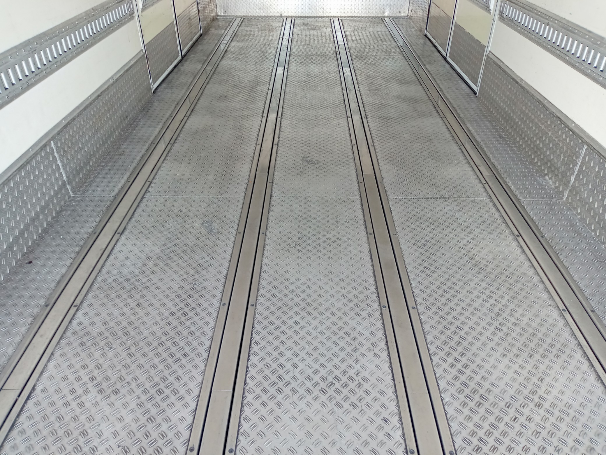 日野　冷凍冷蔵バン