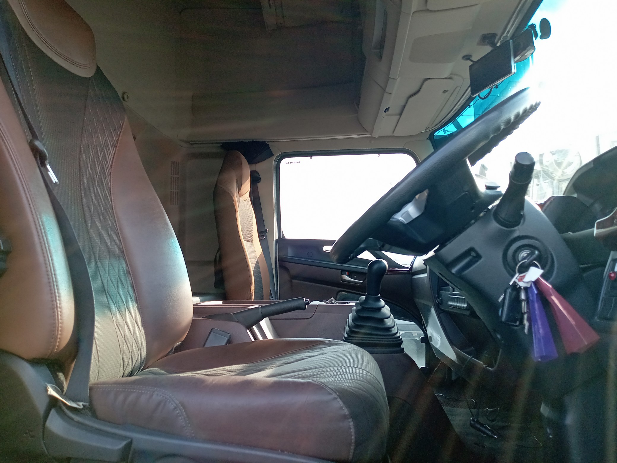 日野　冷凍冷蔵バン