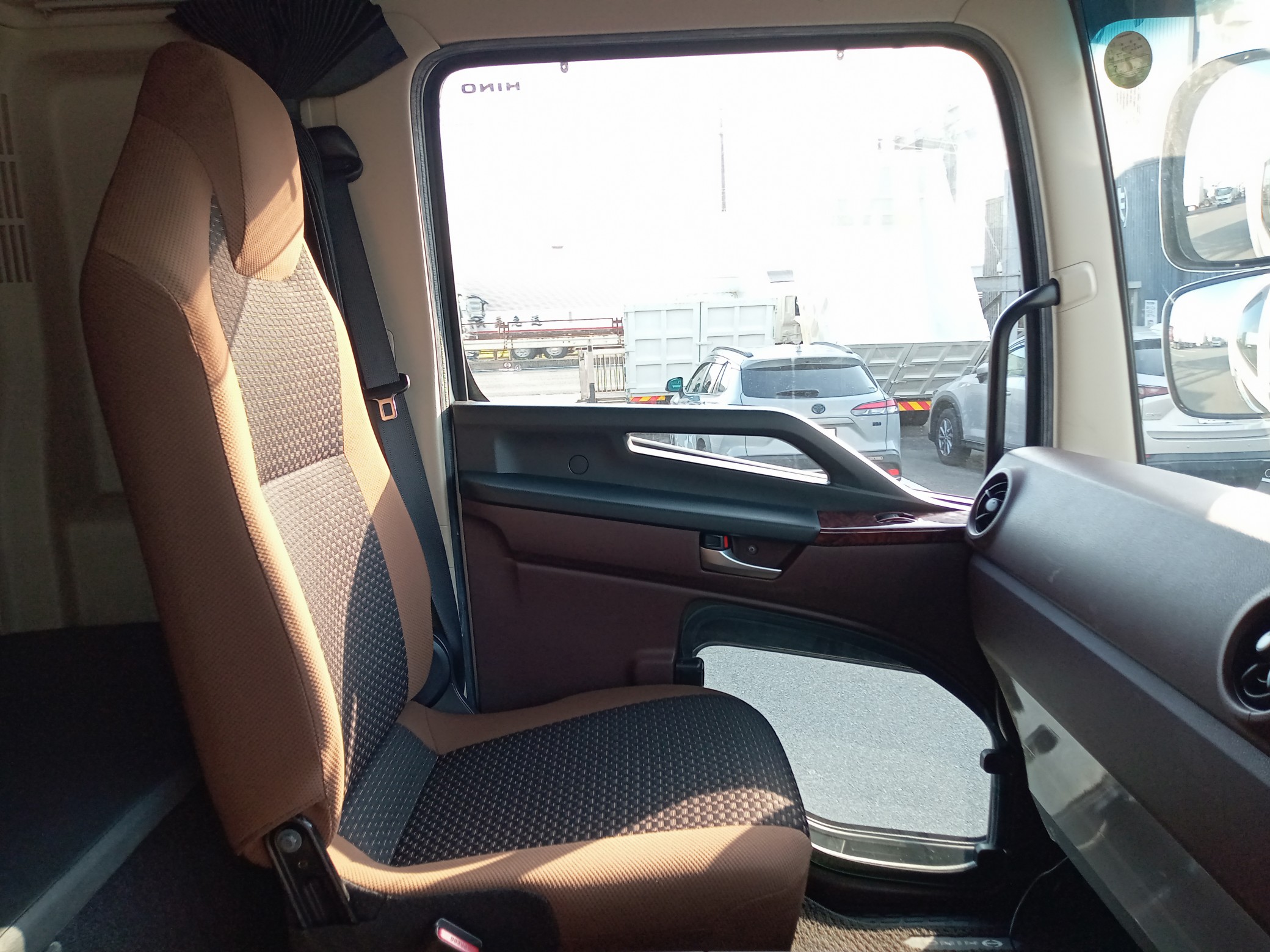 日野　冷凍冷蔵バン