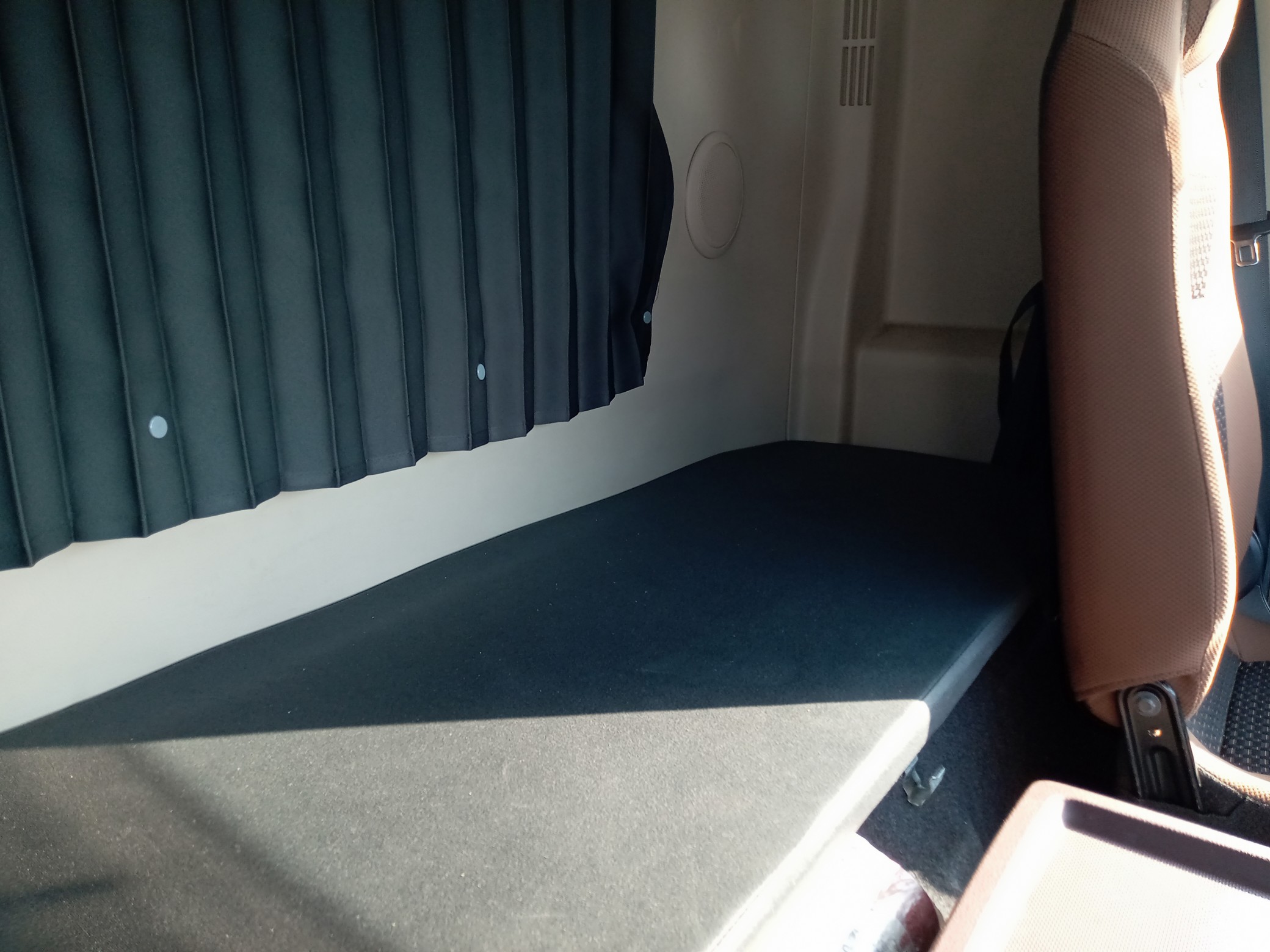 日野　冷凍冷蔵バン