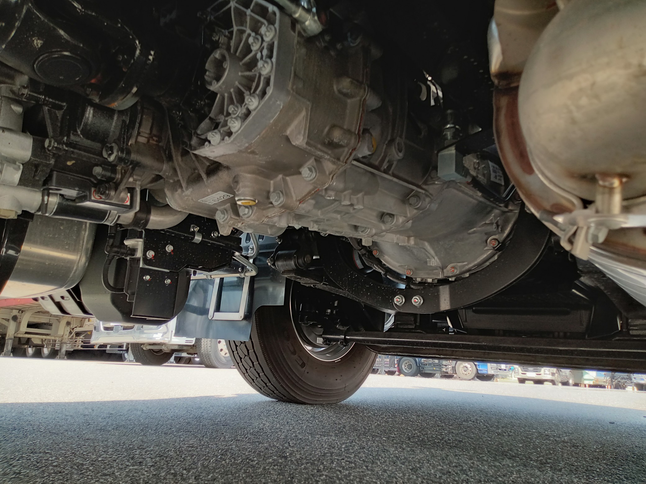 三菱　新古車　トラクタ