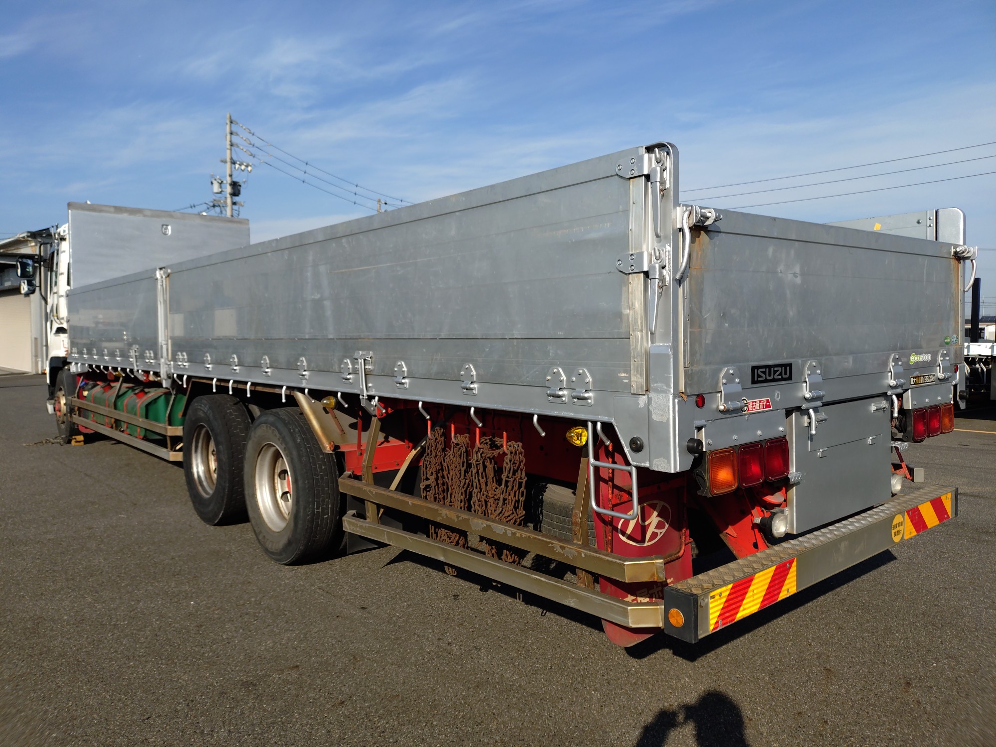 いすゞ　平ボデー