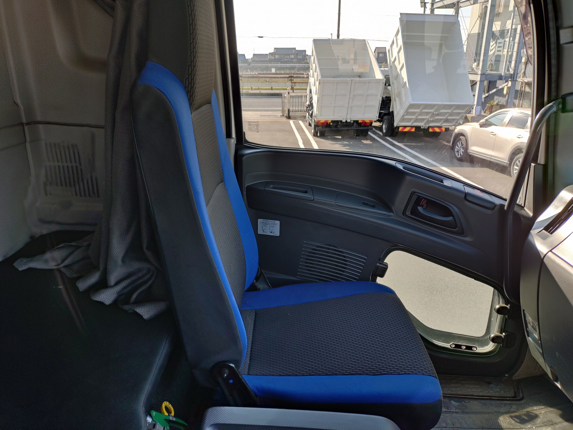 いすゞ　平ボデー