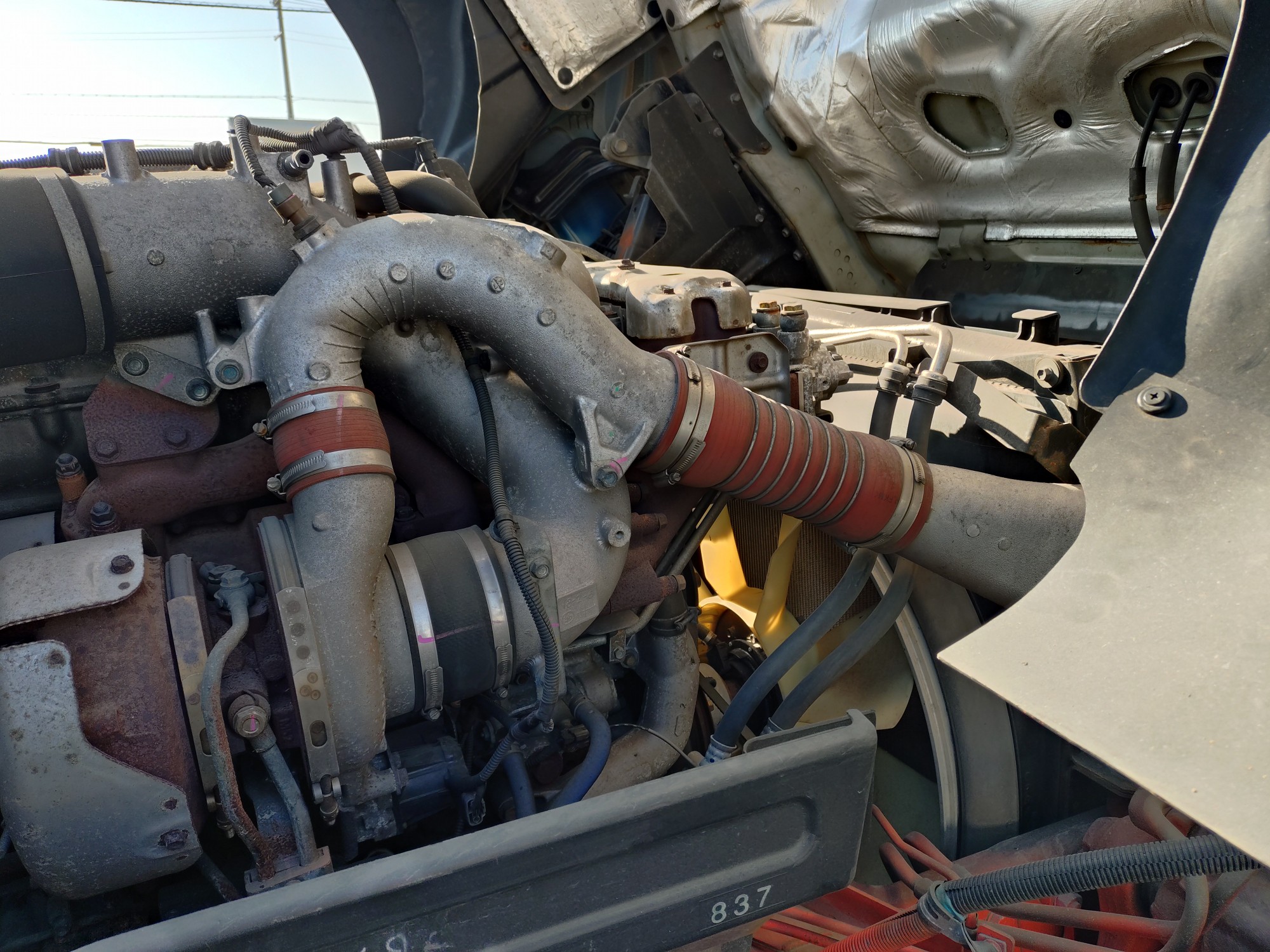 いすゞ　平ボデー