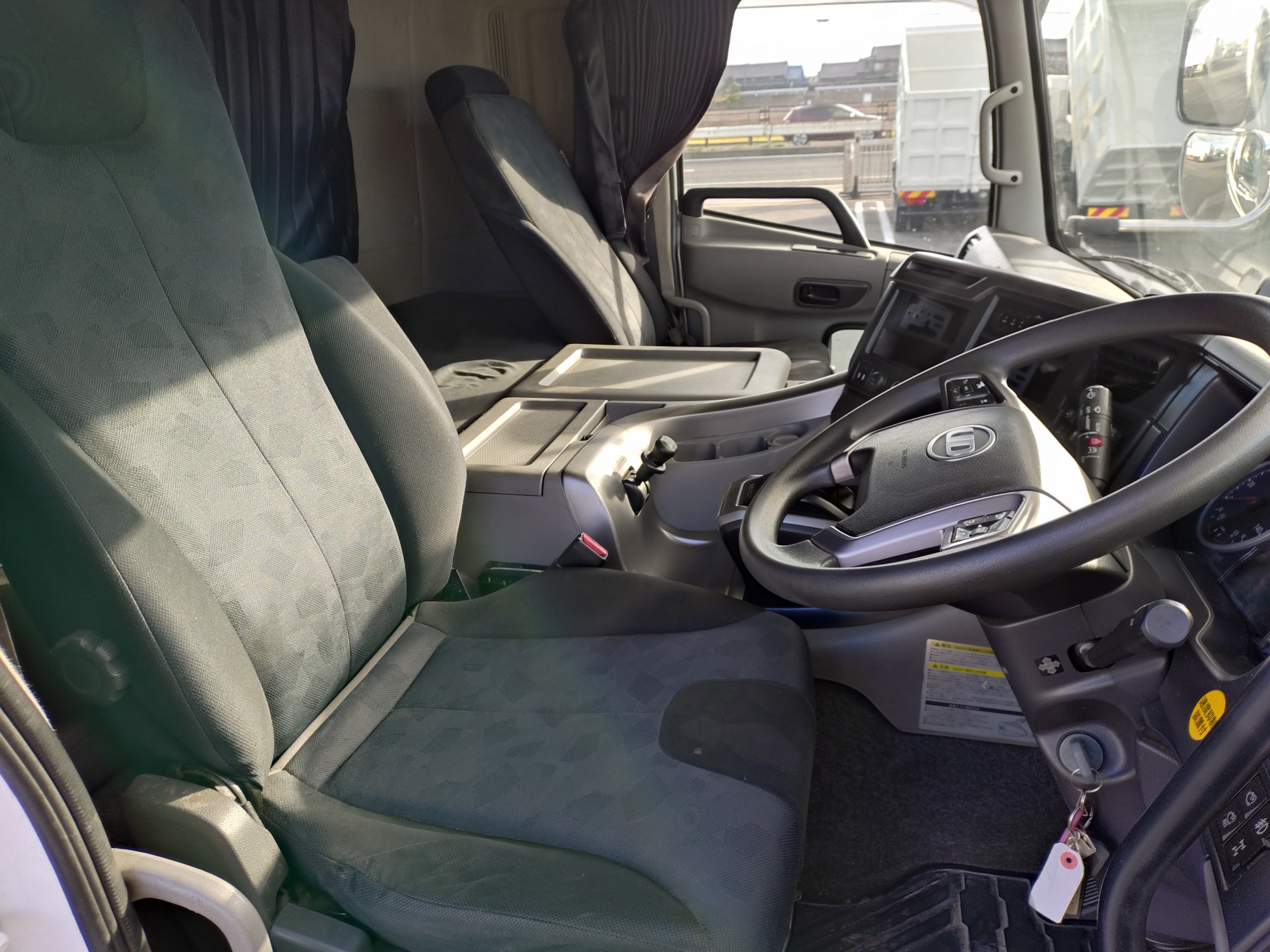 UD アルミウィング