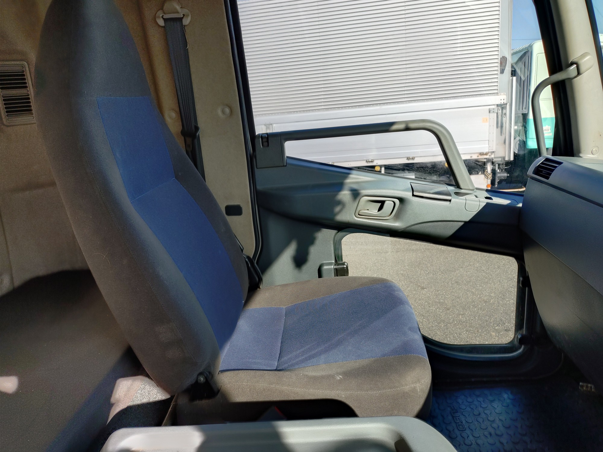 三菱 アルミウィング