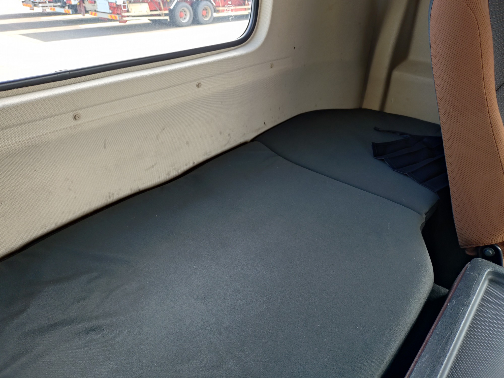 日野　シングルトラクタ