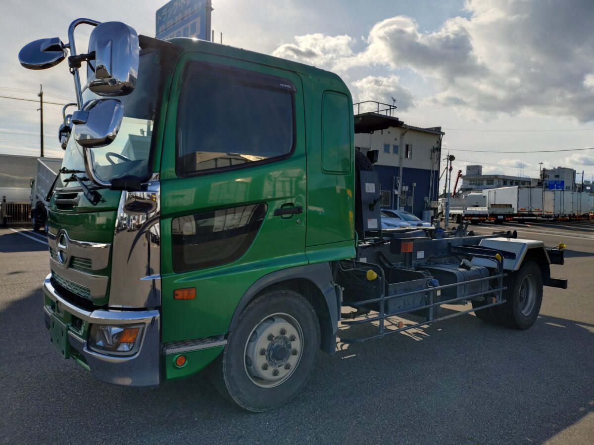 日野　増トンアームロール