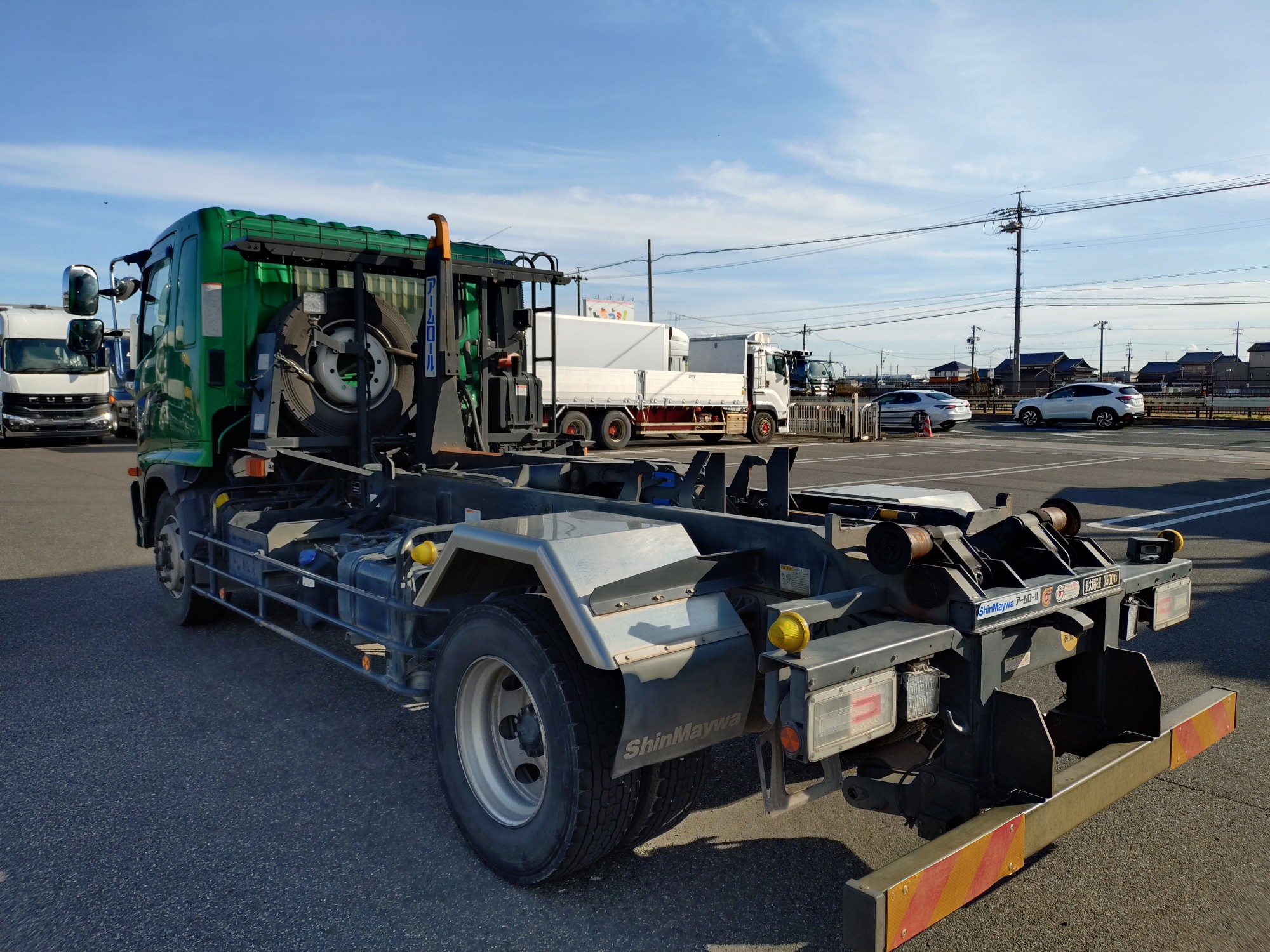 日野　増トンアームロール