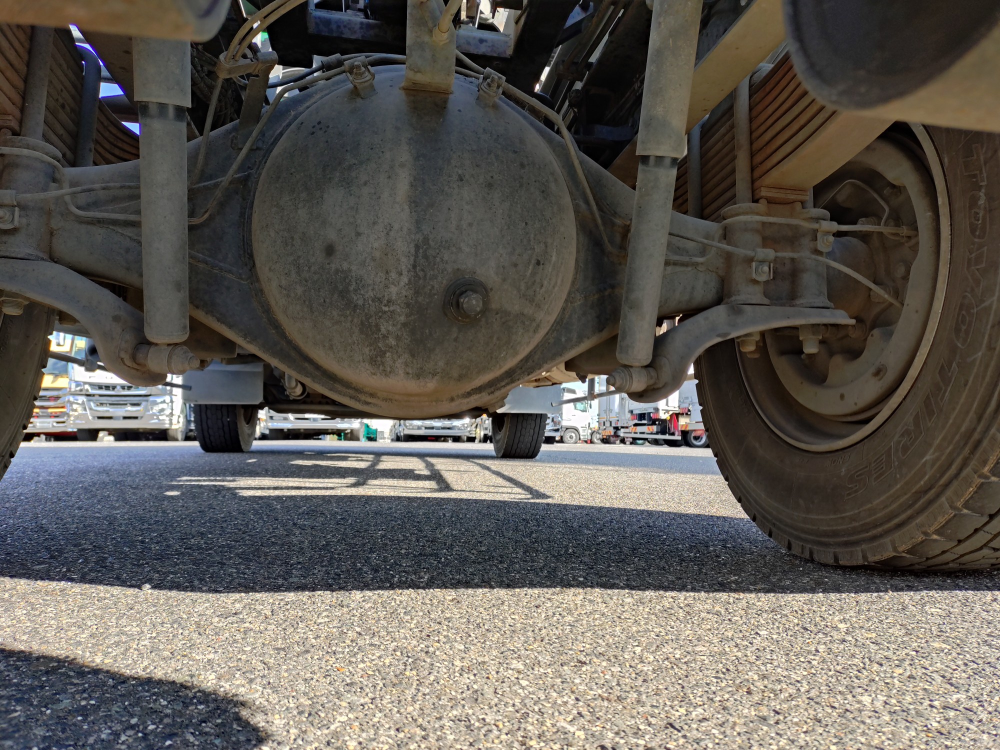 日野　増トンアームロール