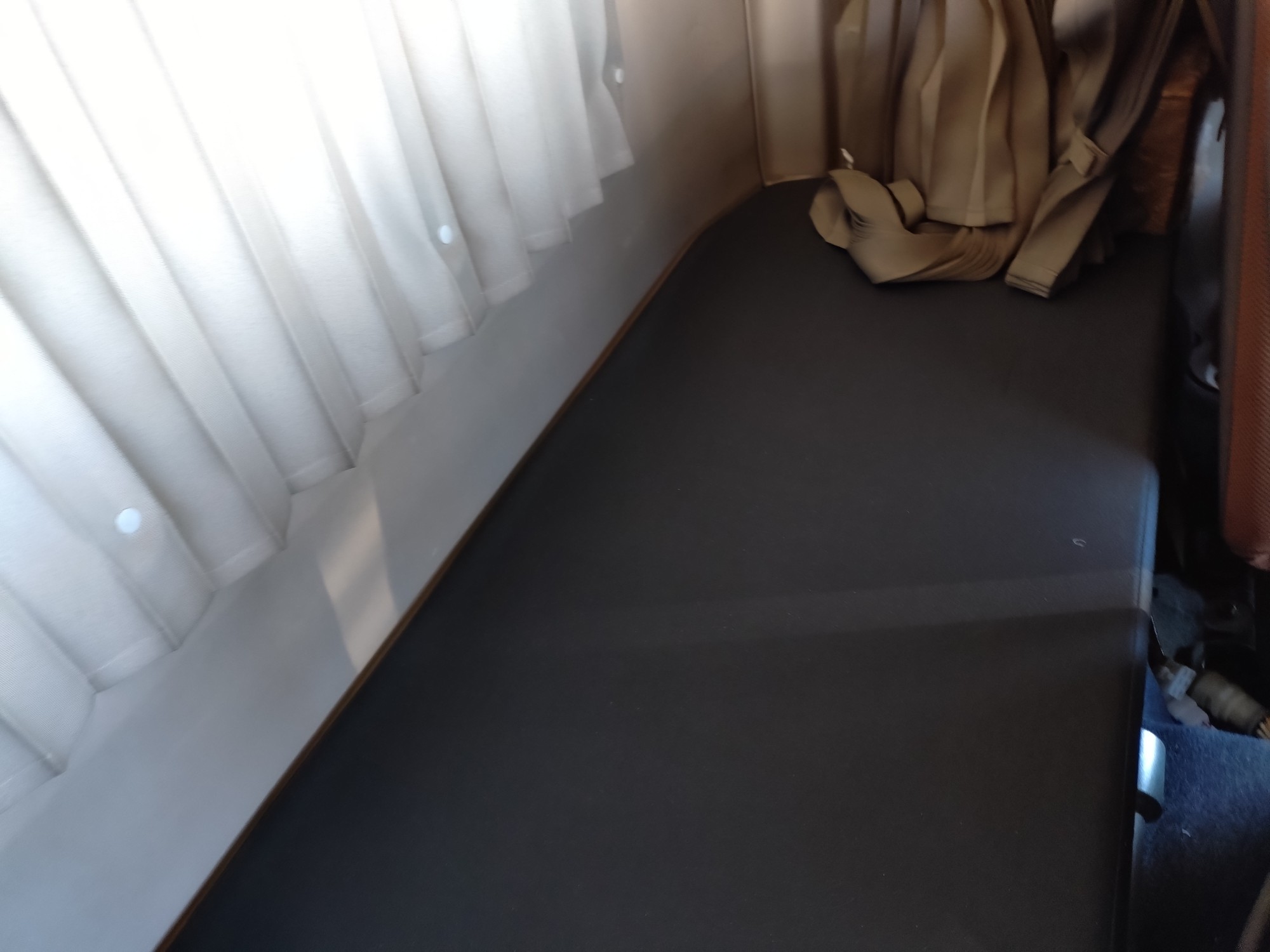 日野　増トンアームロール