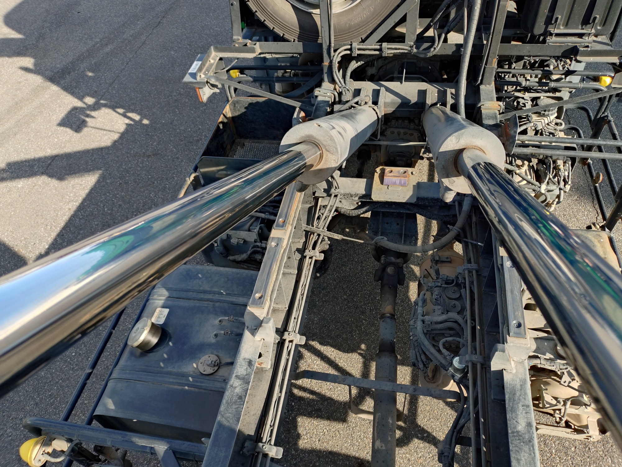 日野　増トンアームロール