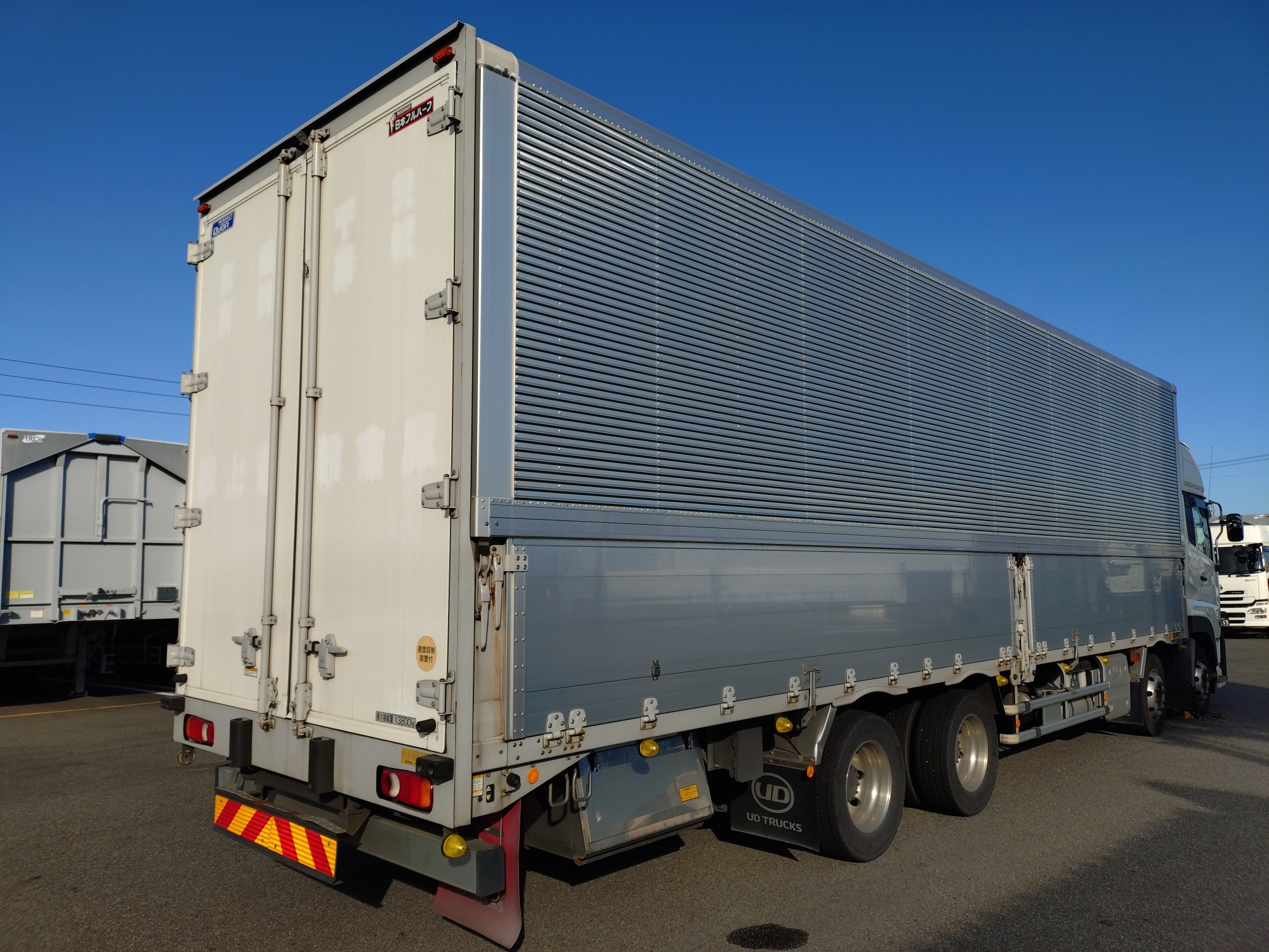 UD　アルミウィング