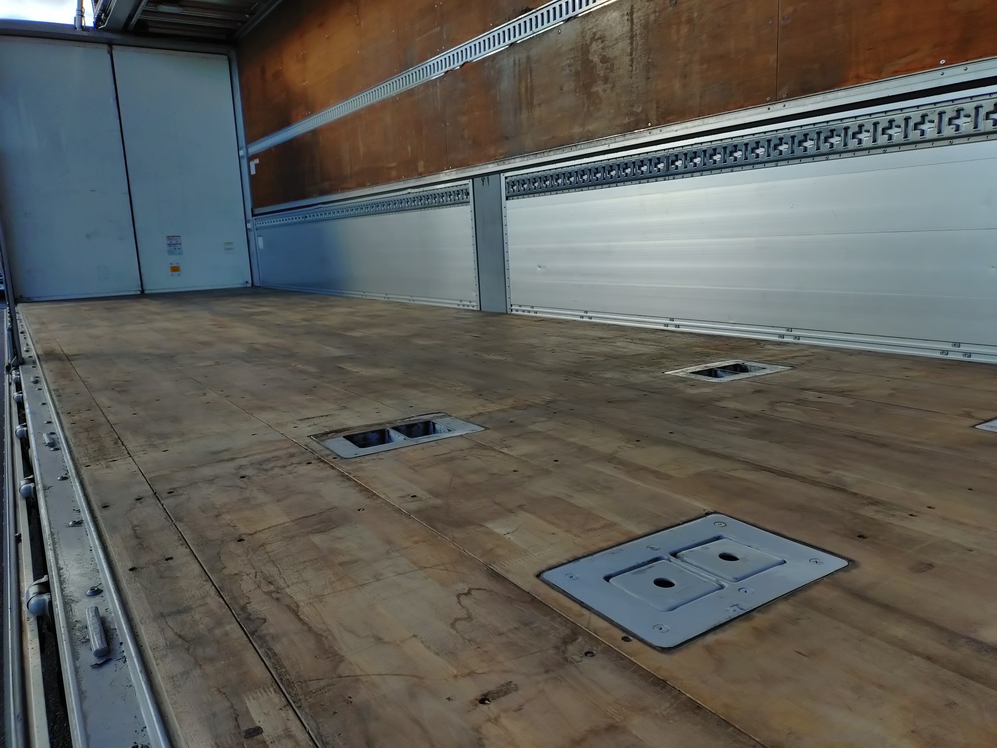 UD　アルミウィング