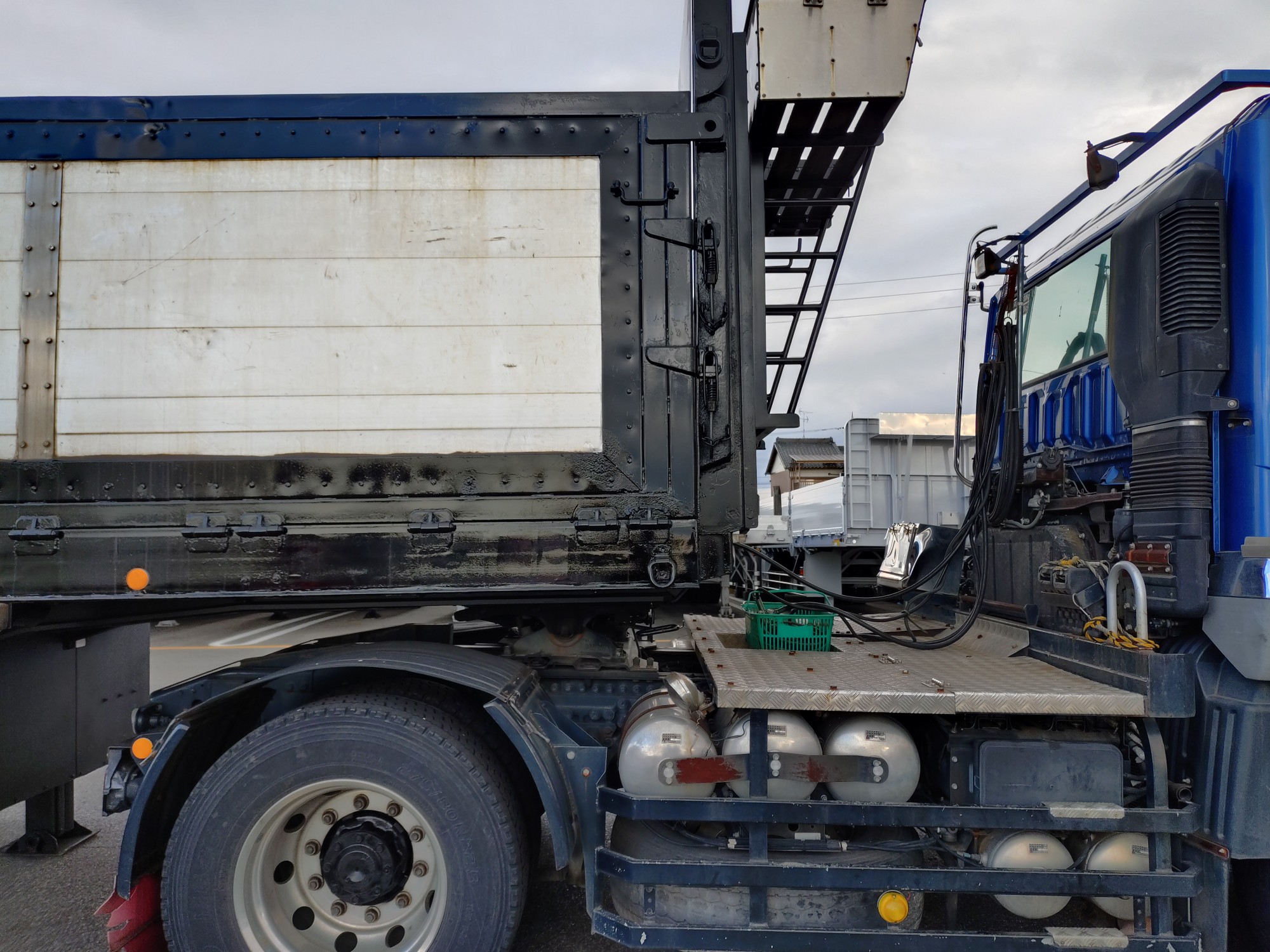 日本フルハーフ　スクラップトレーラ