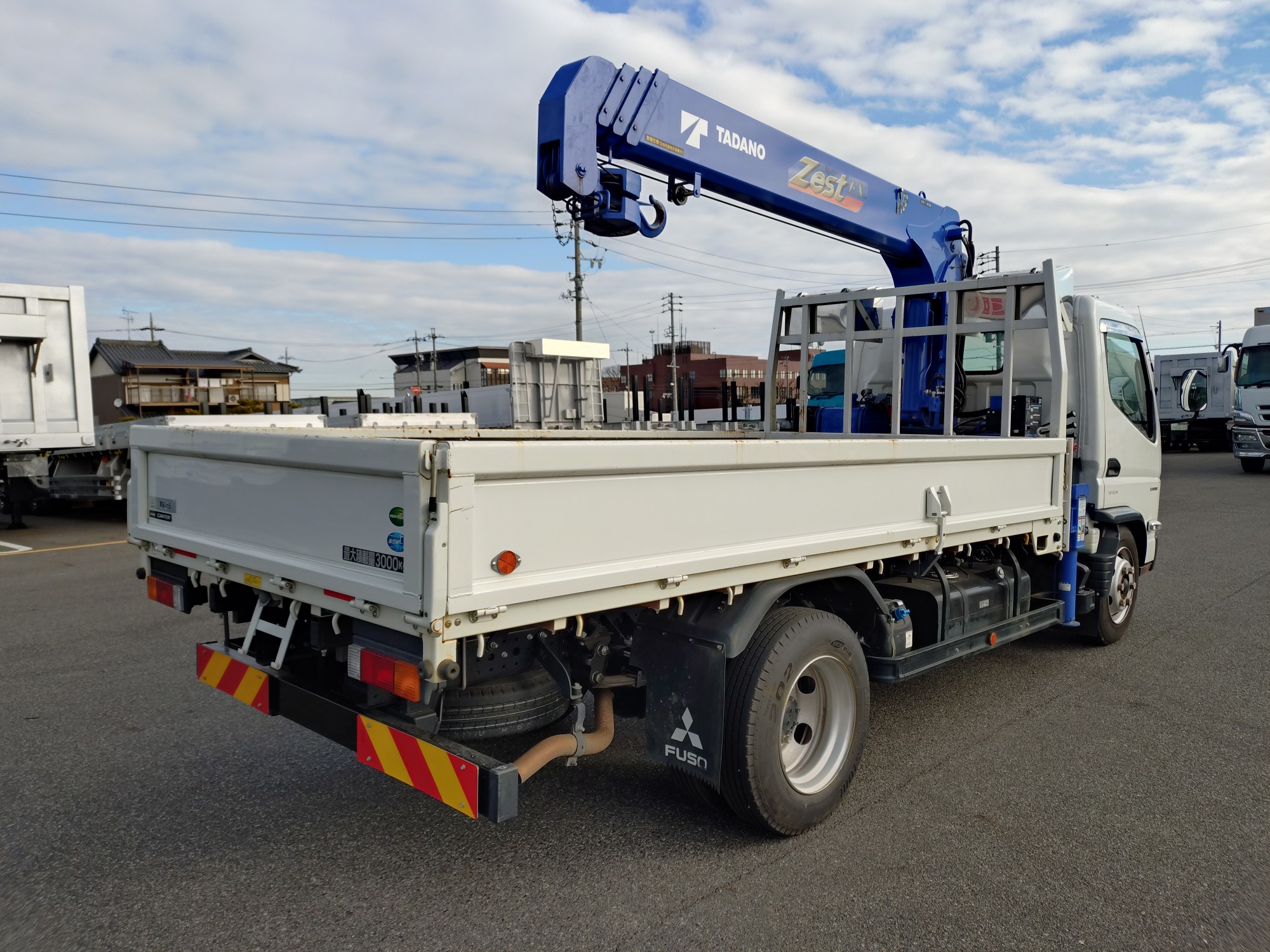 三菱　2.9t吊り　4段クレーン付