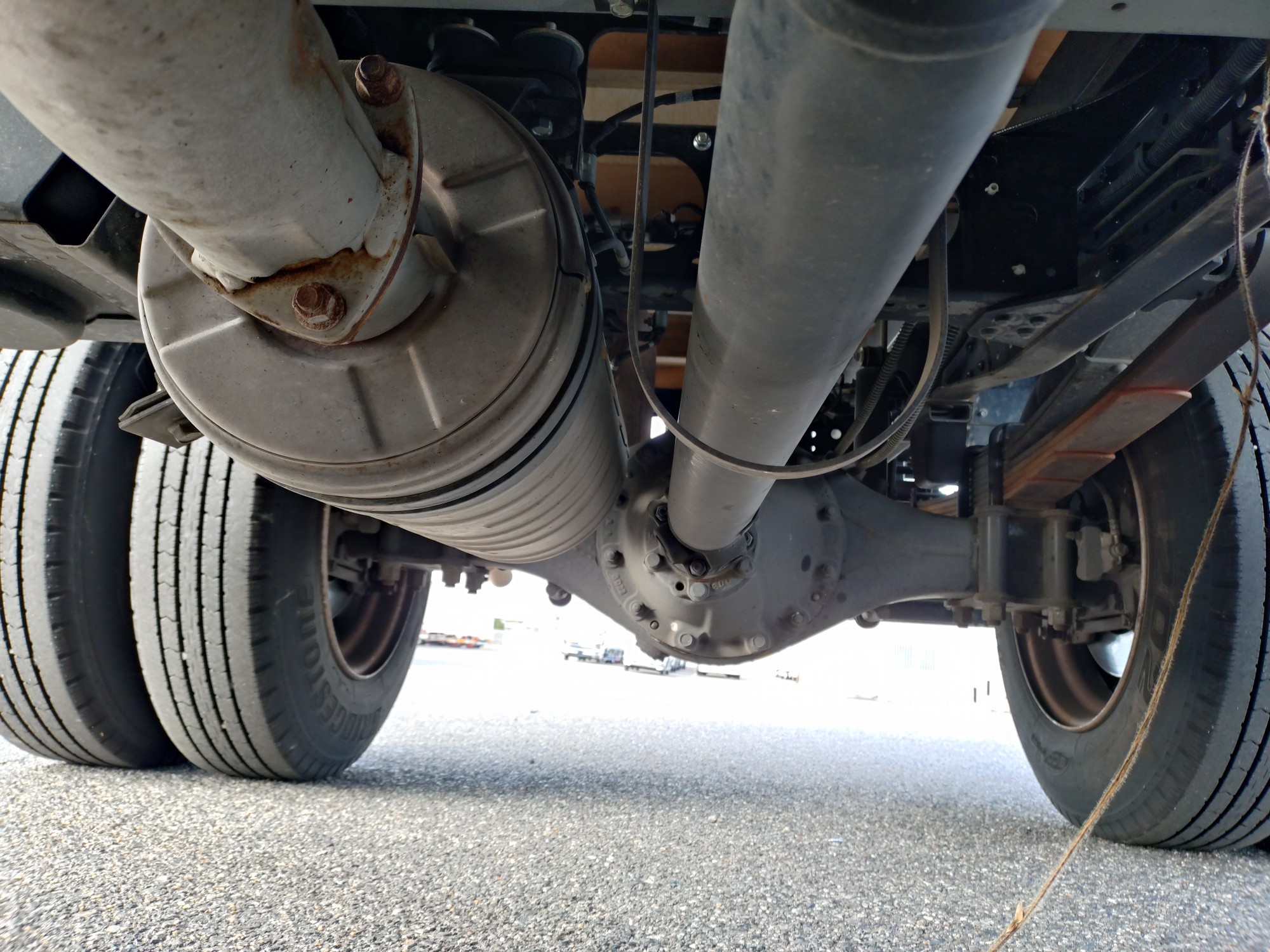 三菱　2.9t吊り　4段クレーン付