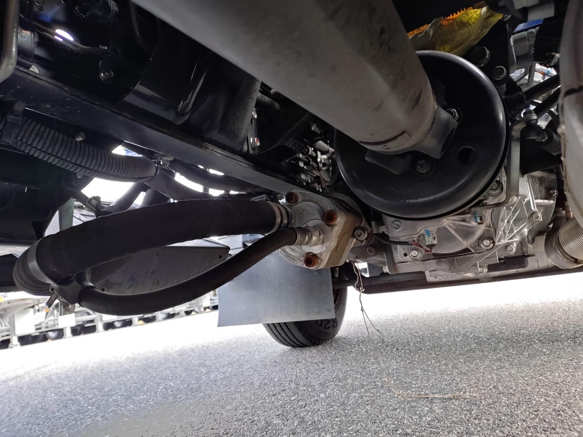 三菱　2.9t吊り　4段クレーン付